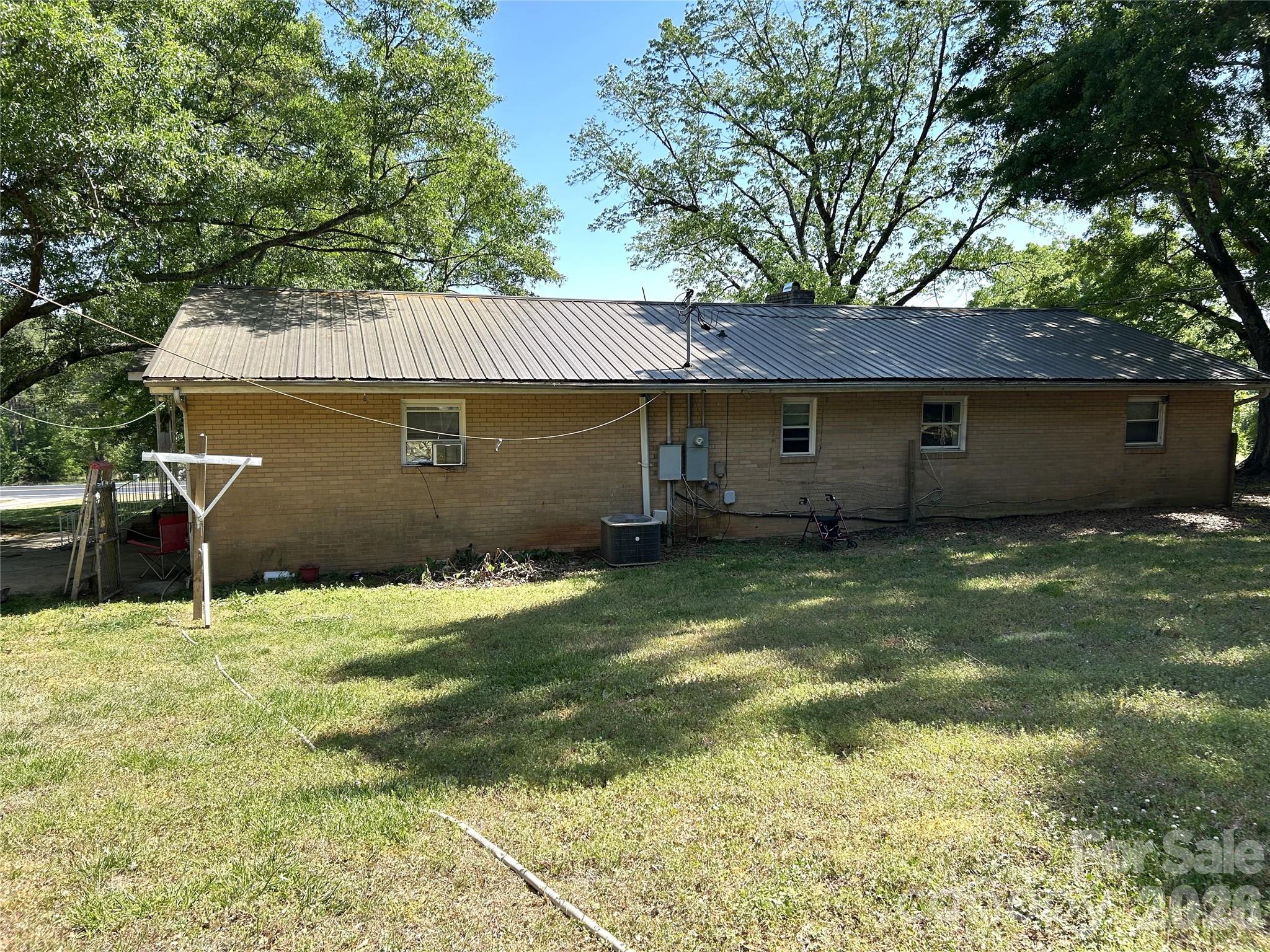 2307 Harris Henrietta Road — Mooresboro