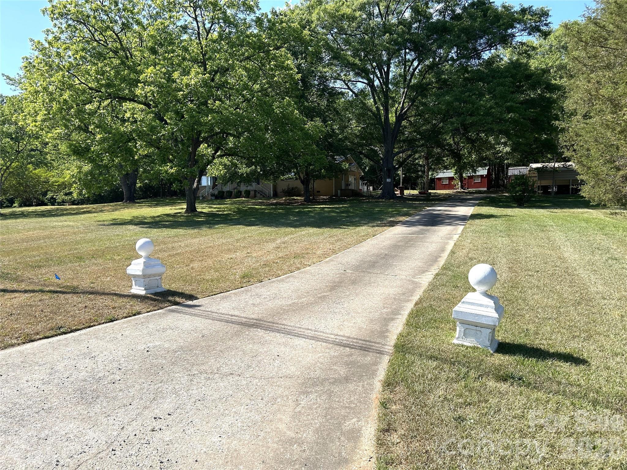 2307 Harris Henrietta Road — Mooresboro