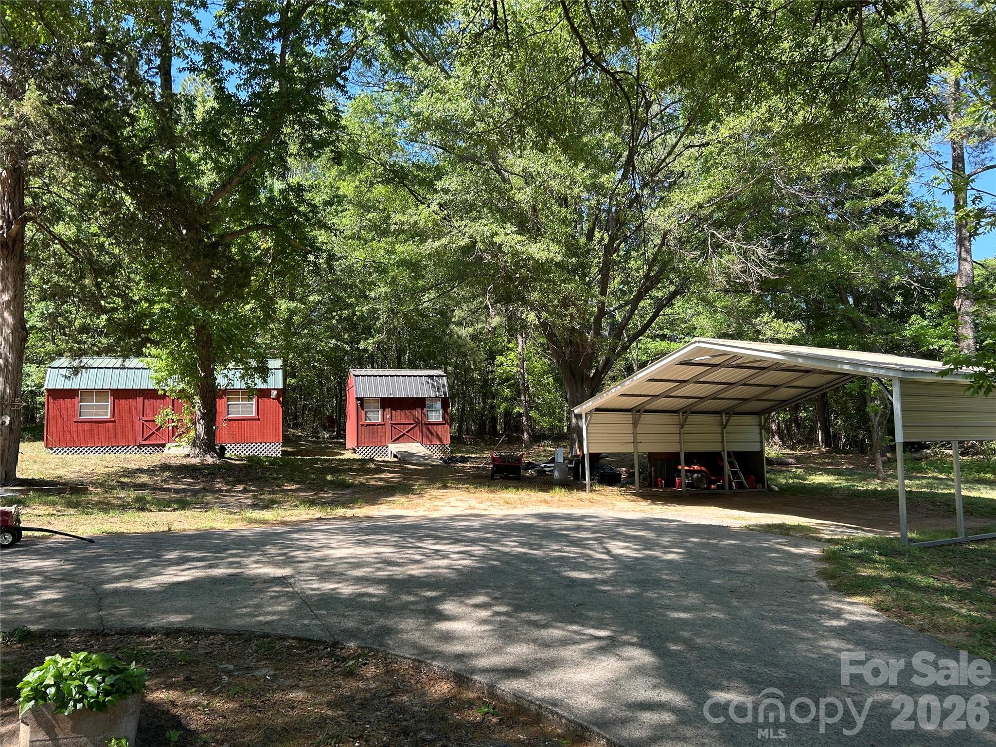 2307 Harris Henrietta Road — Mooresboro