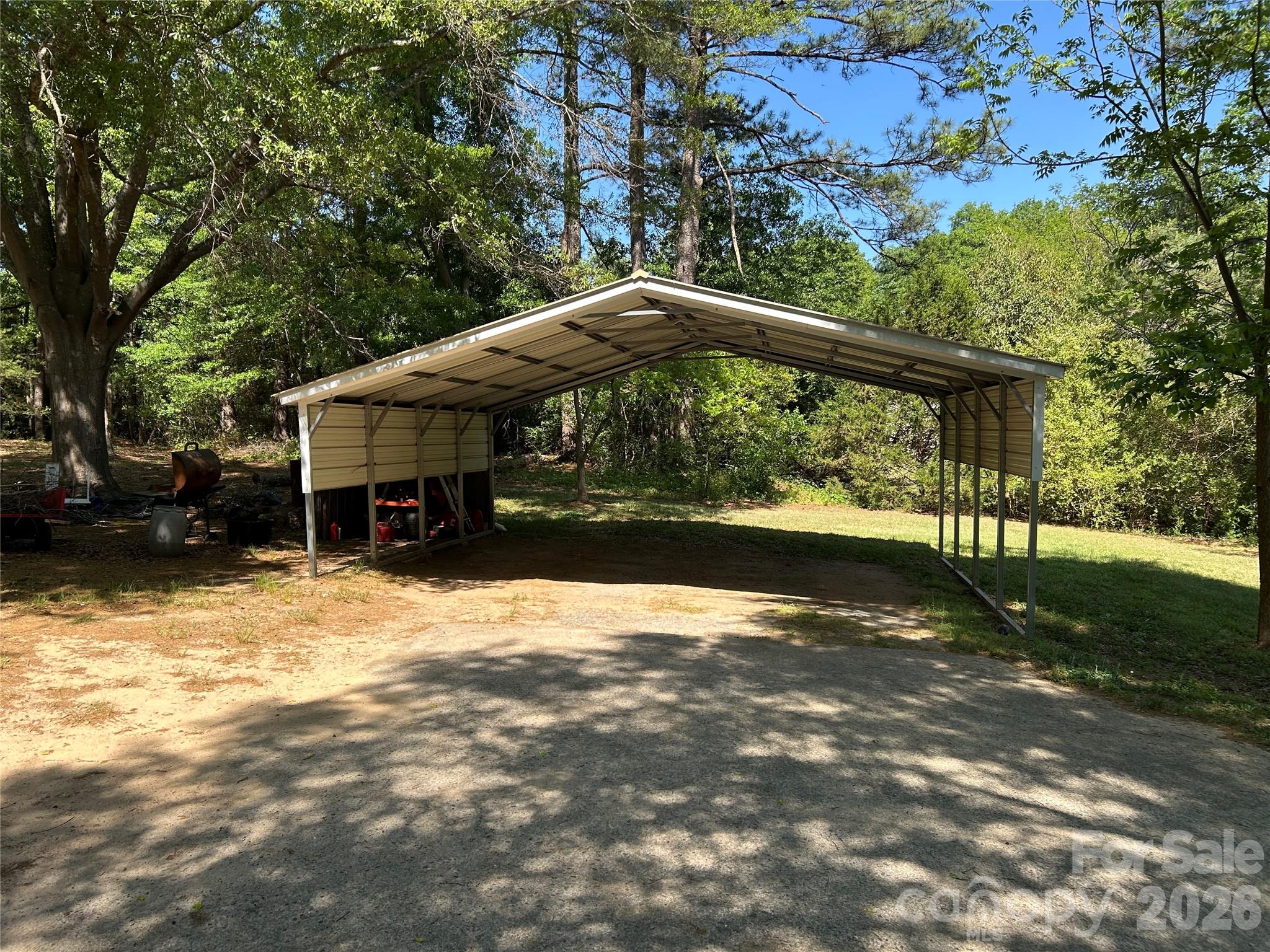 2307 Harris Henrietta Road — Mooresboro