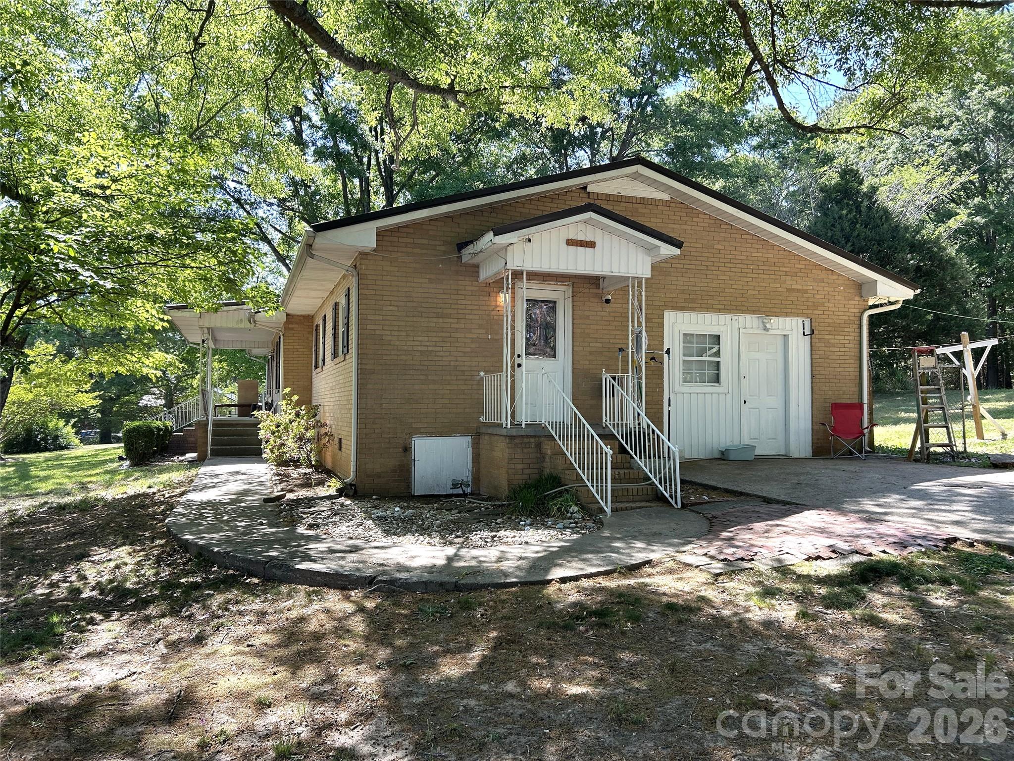 2307 Harris Henrietta Road — Mooresboro