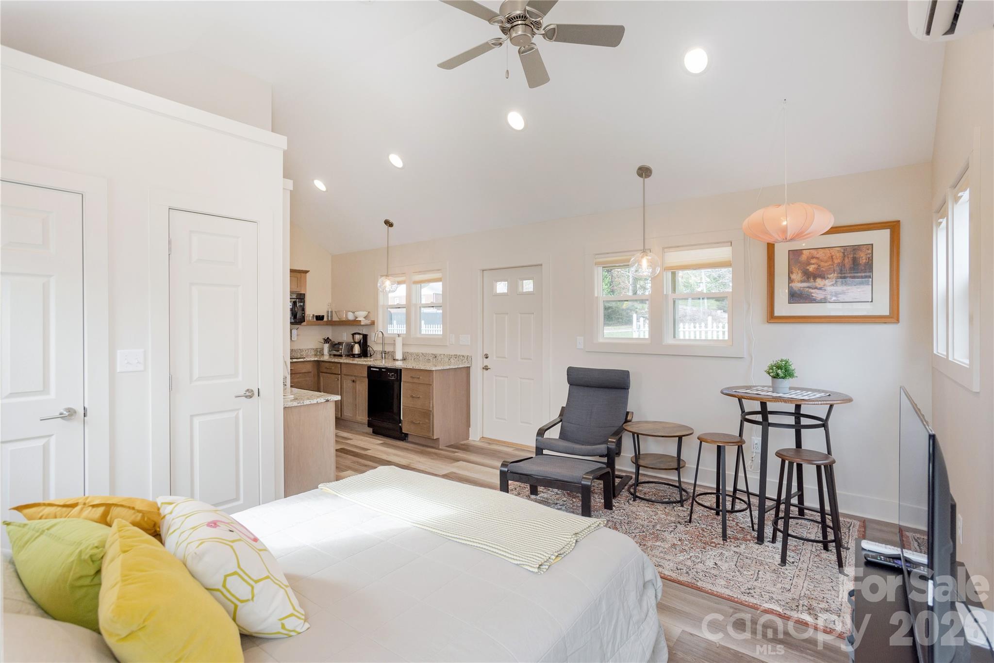 606 Ray Avenue — Hendersonville