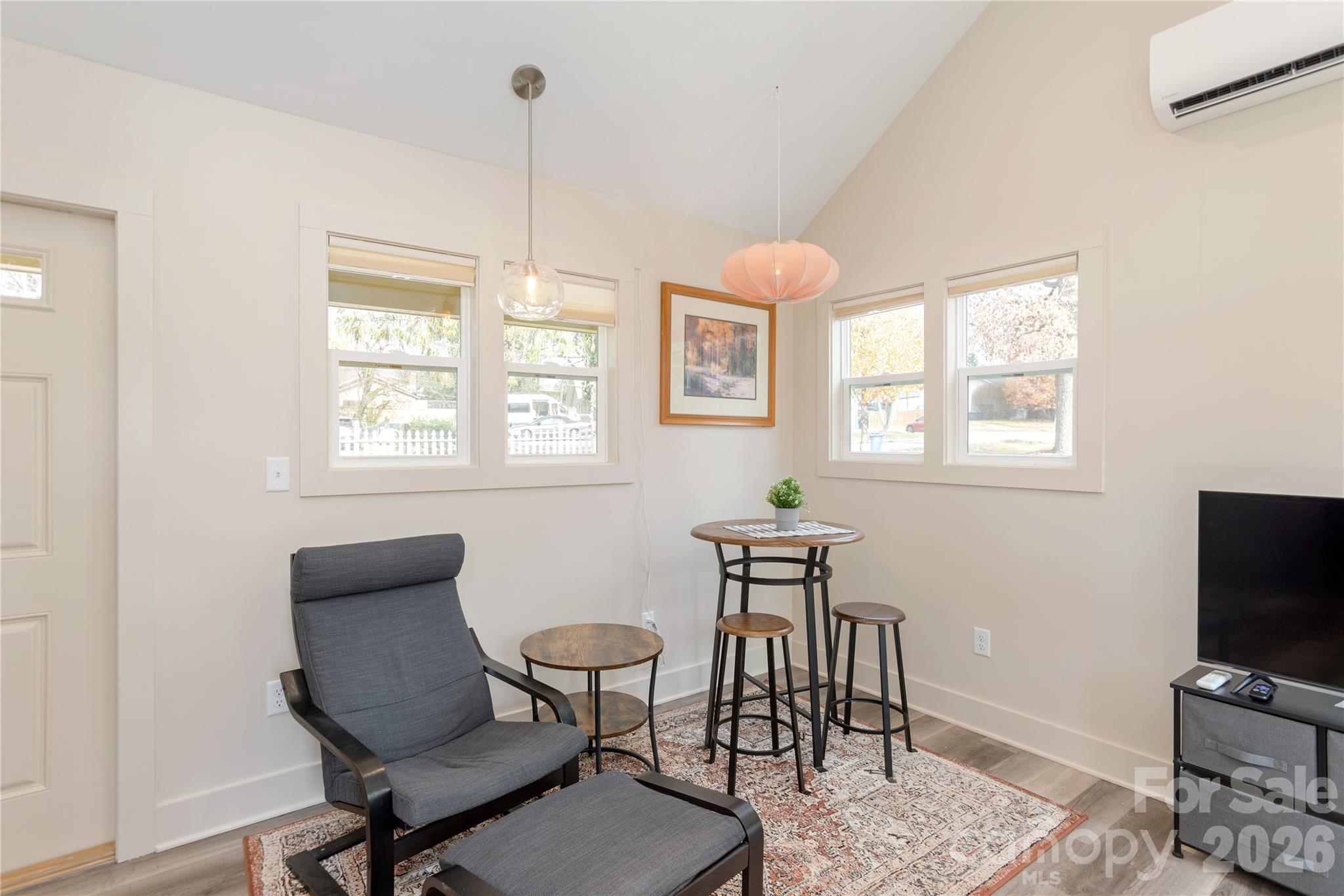 606 Ray Avenue — Hendersonville