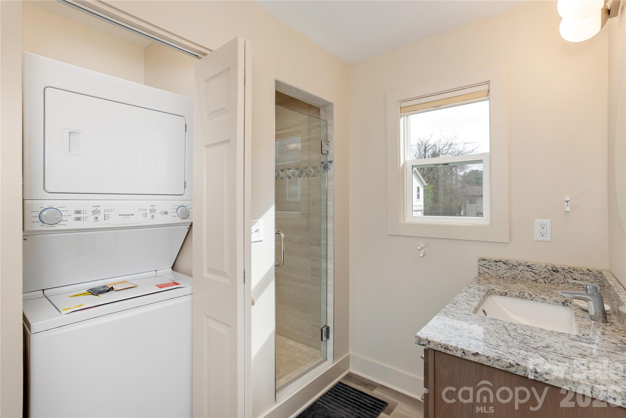 606 Ray Avenue — Hendersonville