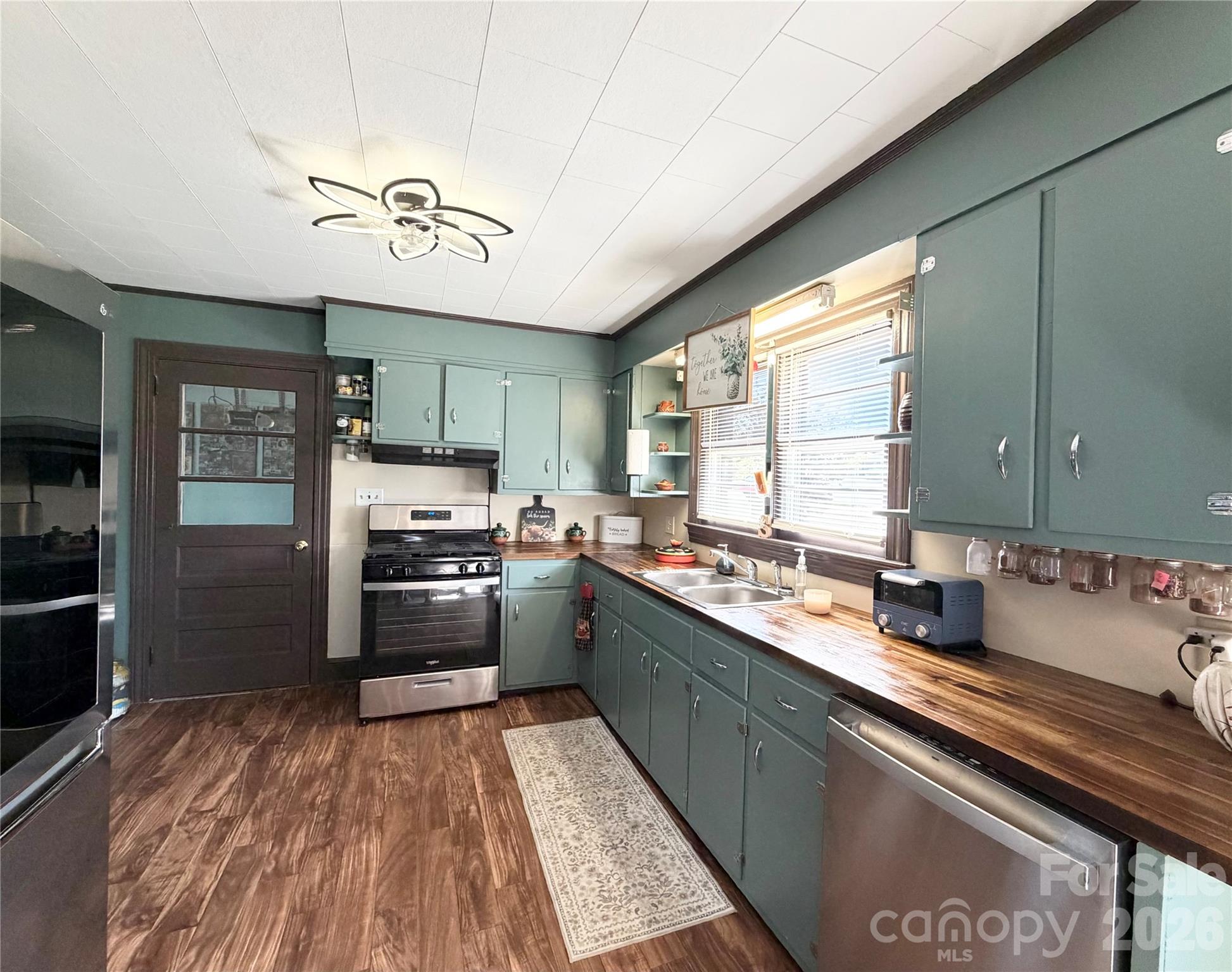 3162/3164/3168 Morganton Boulevard SW — Lenoir