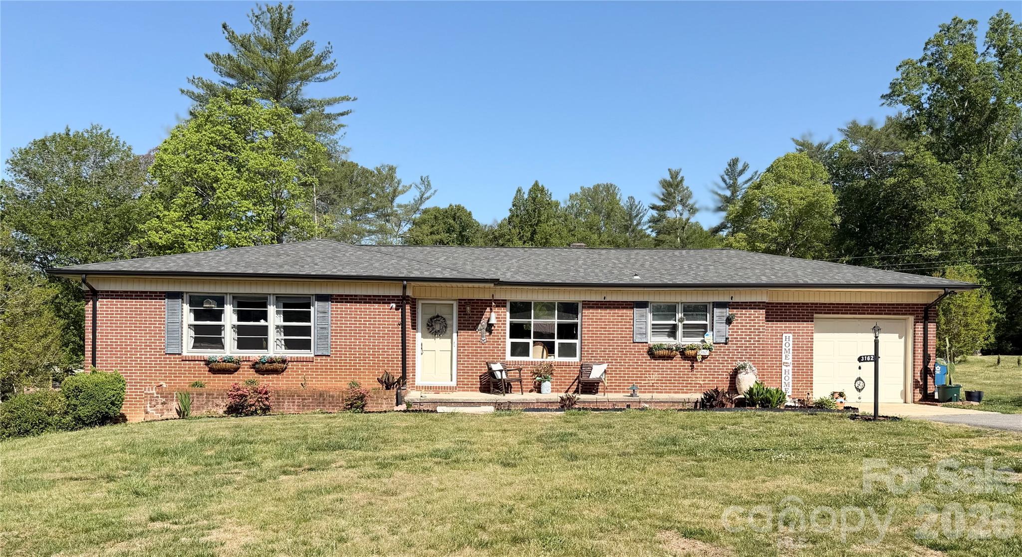 3162/3164/3168 Morganton Boulevard SW — Lenoir