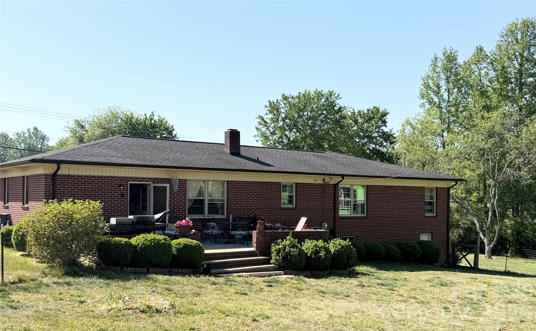 3162/3164/3168 Morganton Boulevard SW — Lenoir