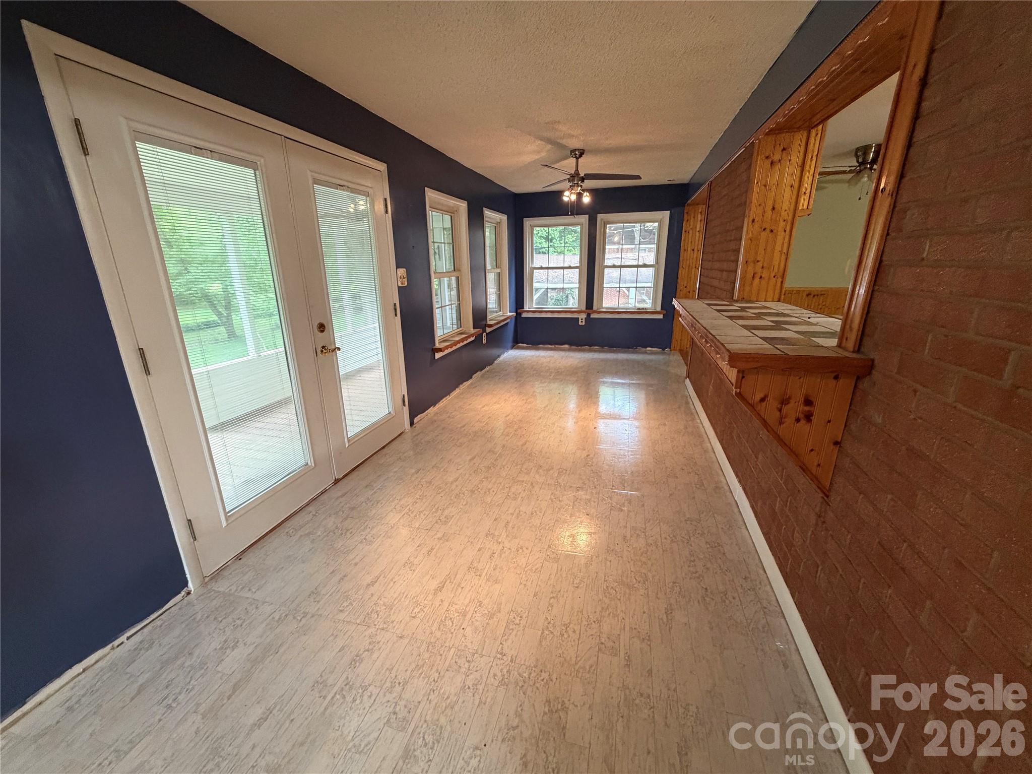 1044 Meadowbrook Lane — Newton