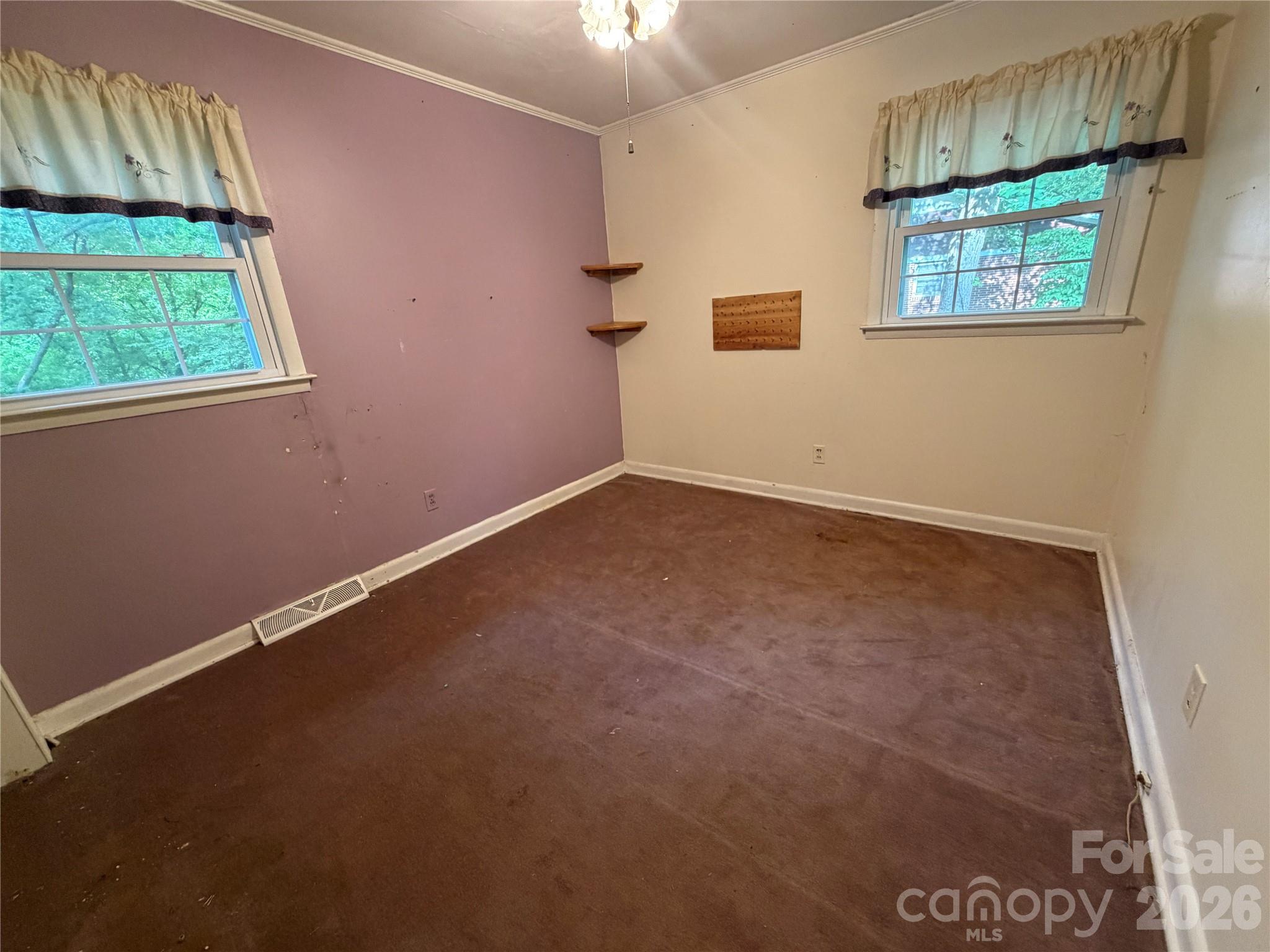 1044 Meadowbrook Lane — Newton
