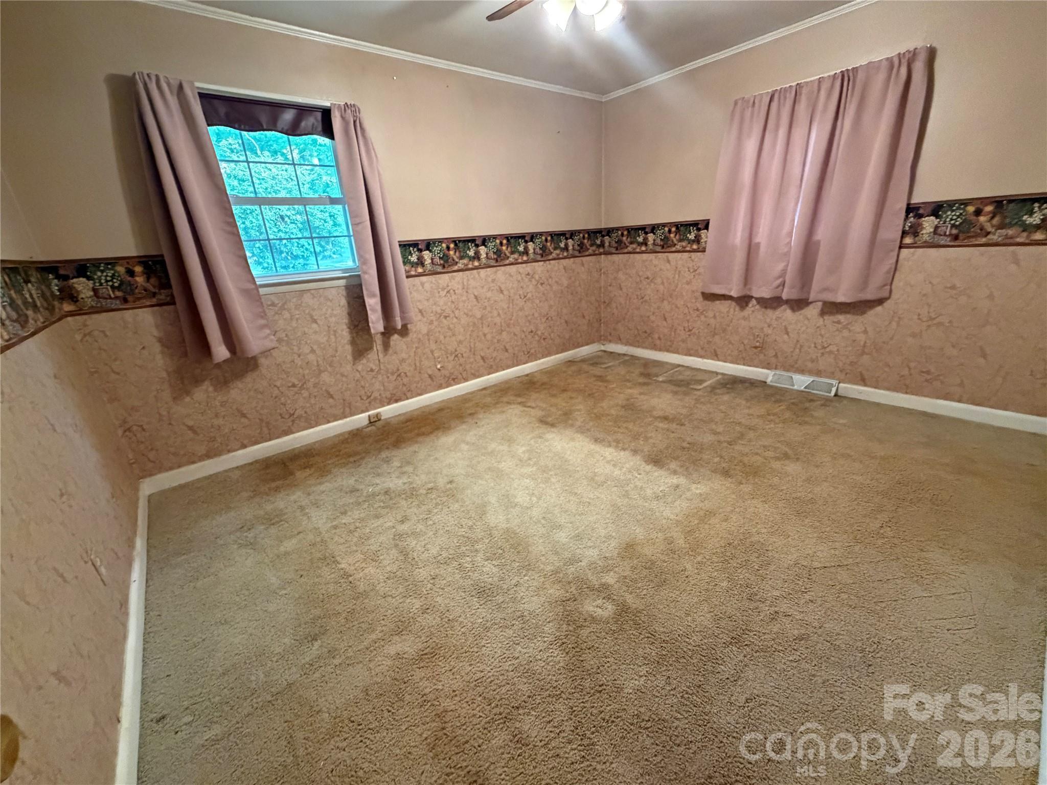1044 Meadowbrook Lane — Newton