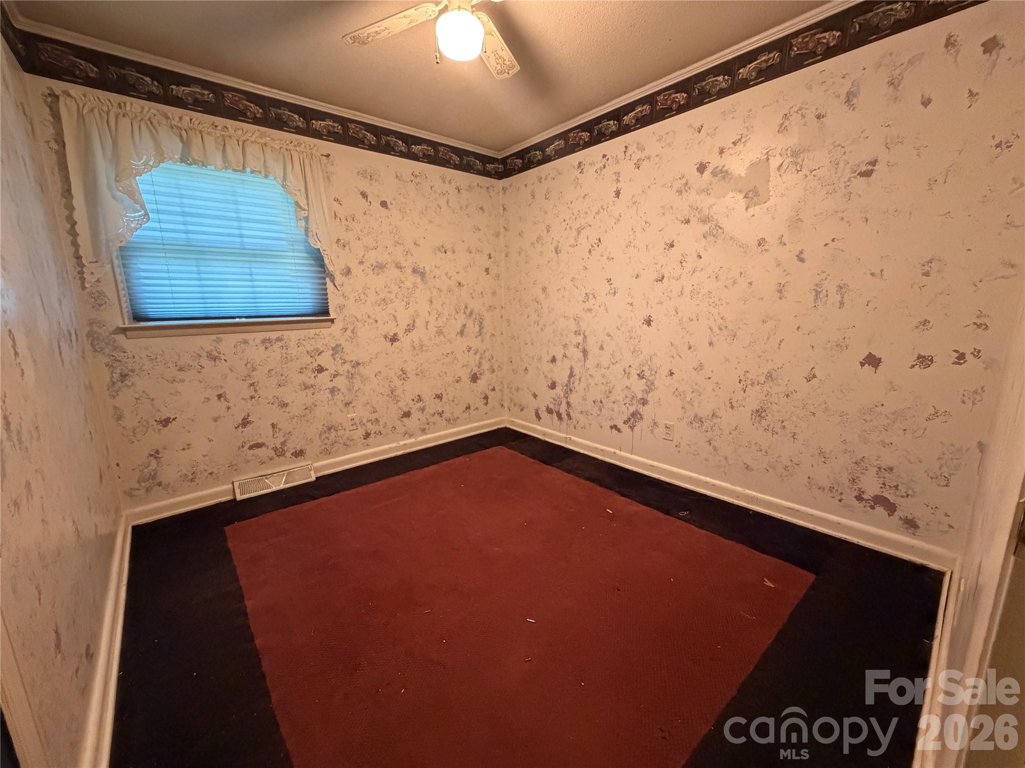 1044 Meadowbrook Lane — Newton