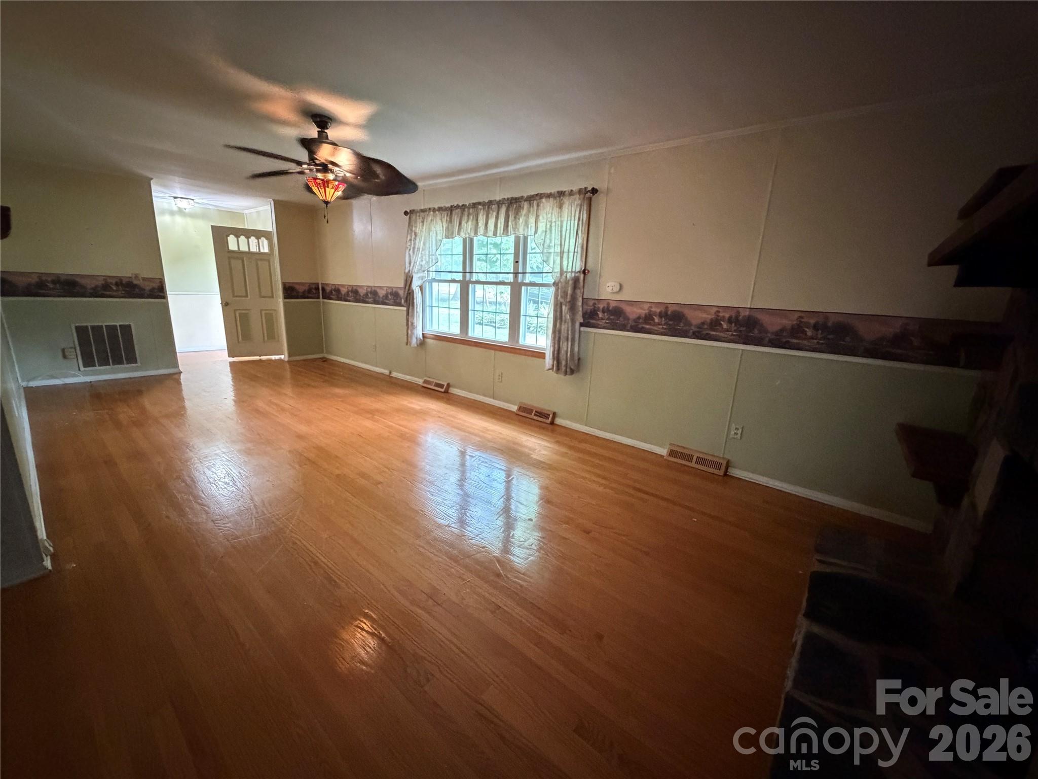 1044 Meadowbrook Lane — Newton