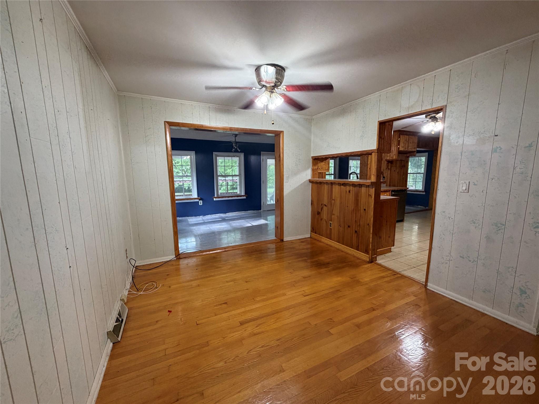 1044 Meadowbrook Lane — Newton