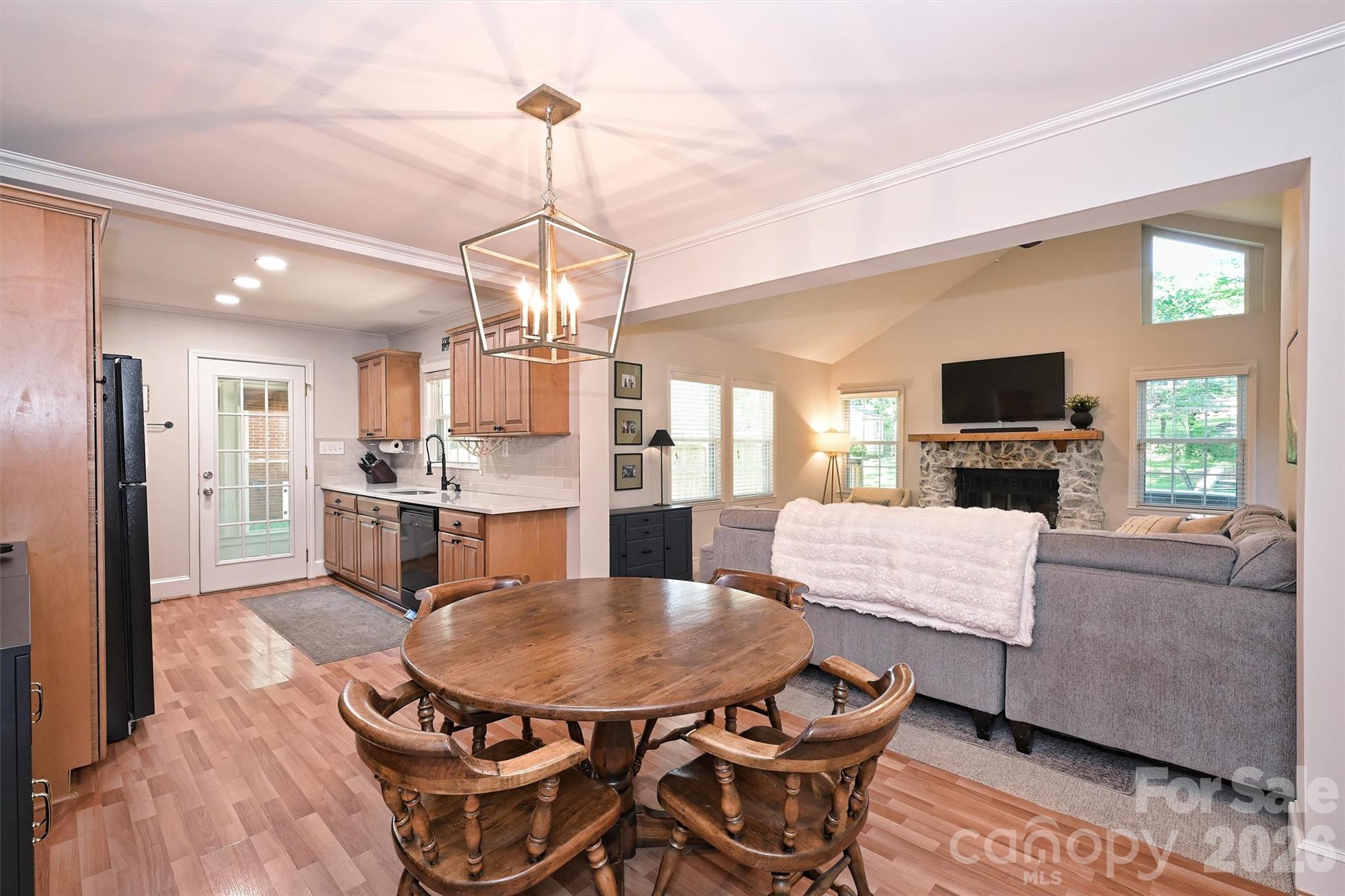 2215 Shadyview Drive — Charlotte