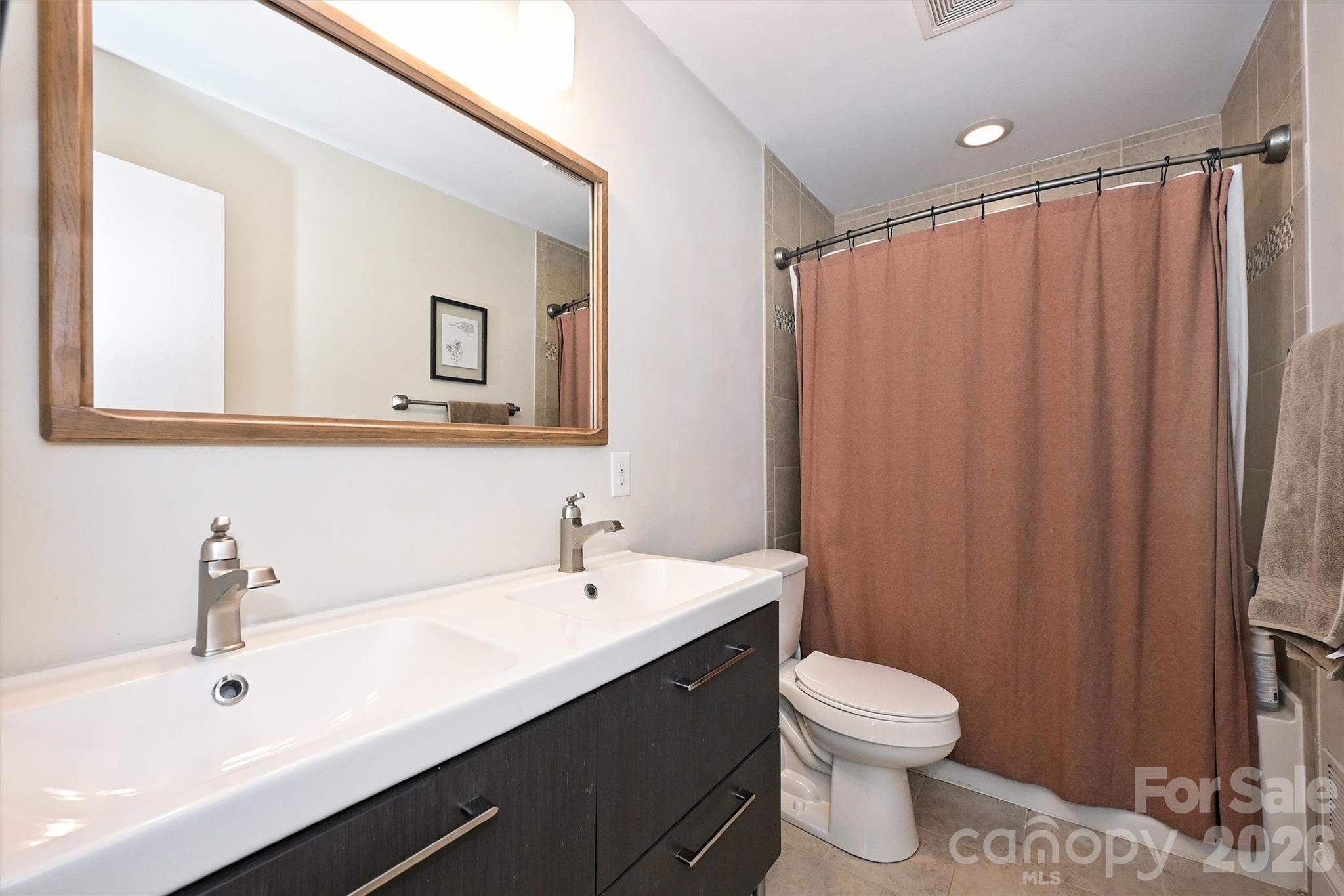 2215 Shadyview Drive — Charlotte