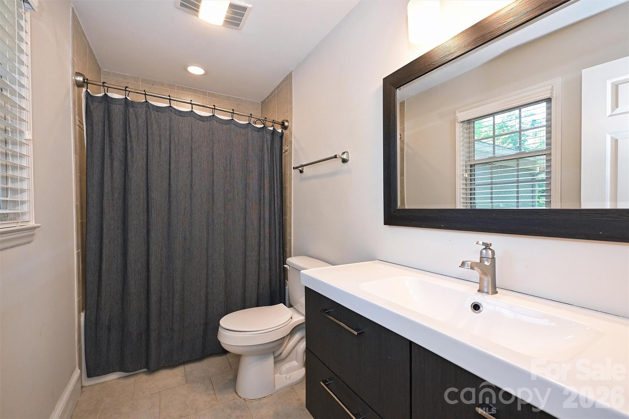 2215 Shadyview Drive — Charlotte