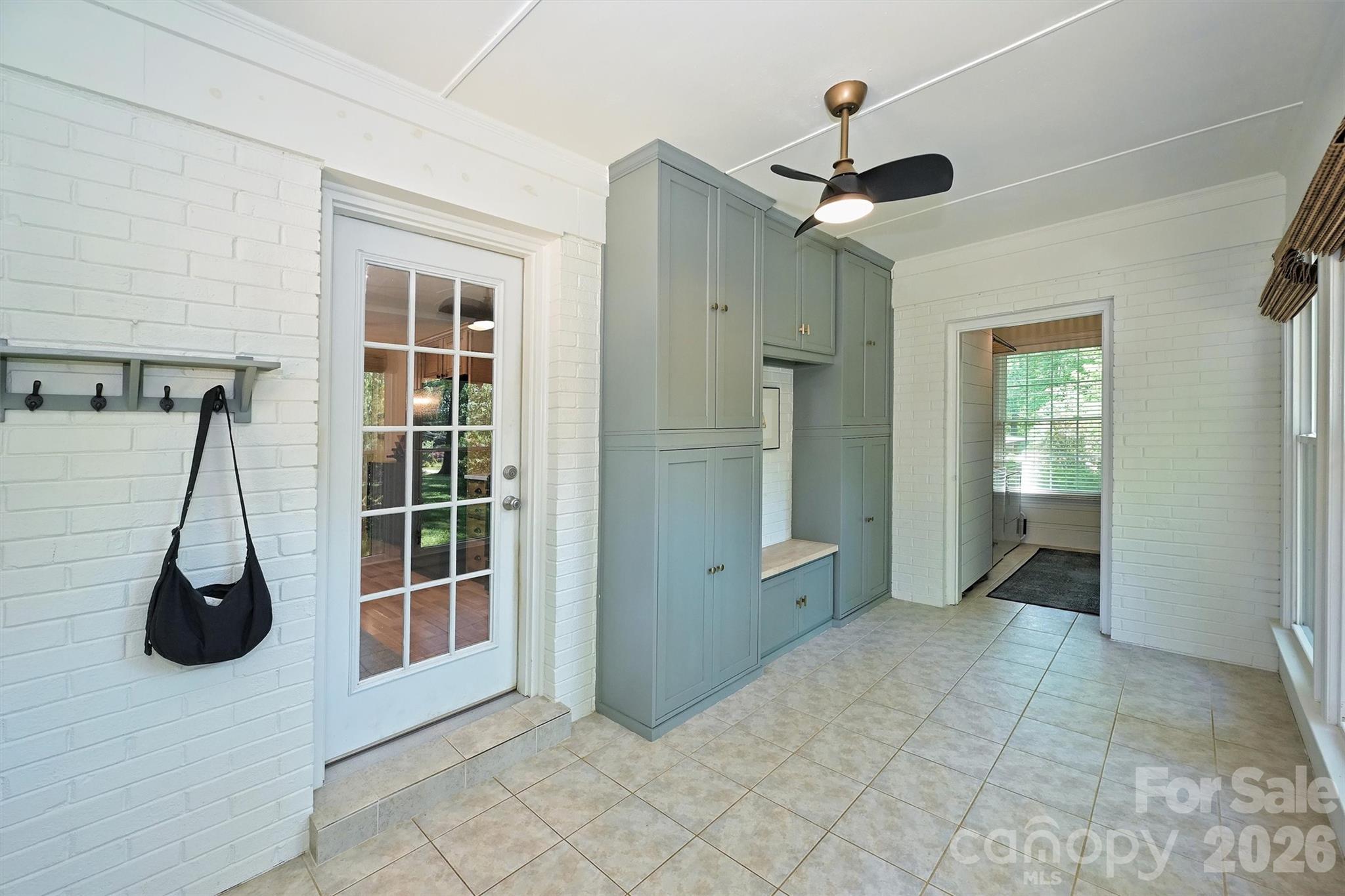 2215 Shadyview Drive — Charlotte