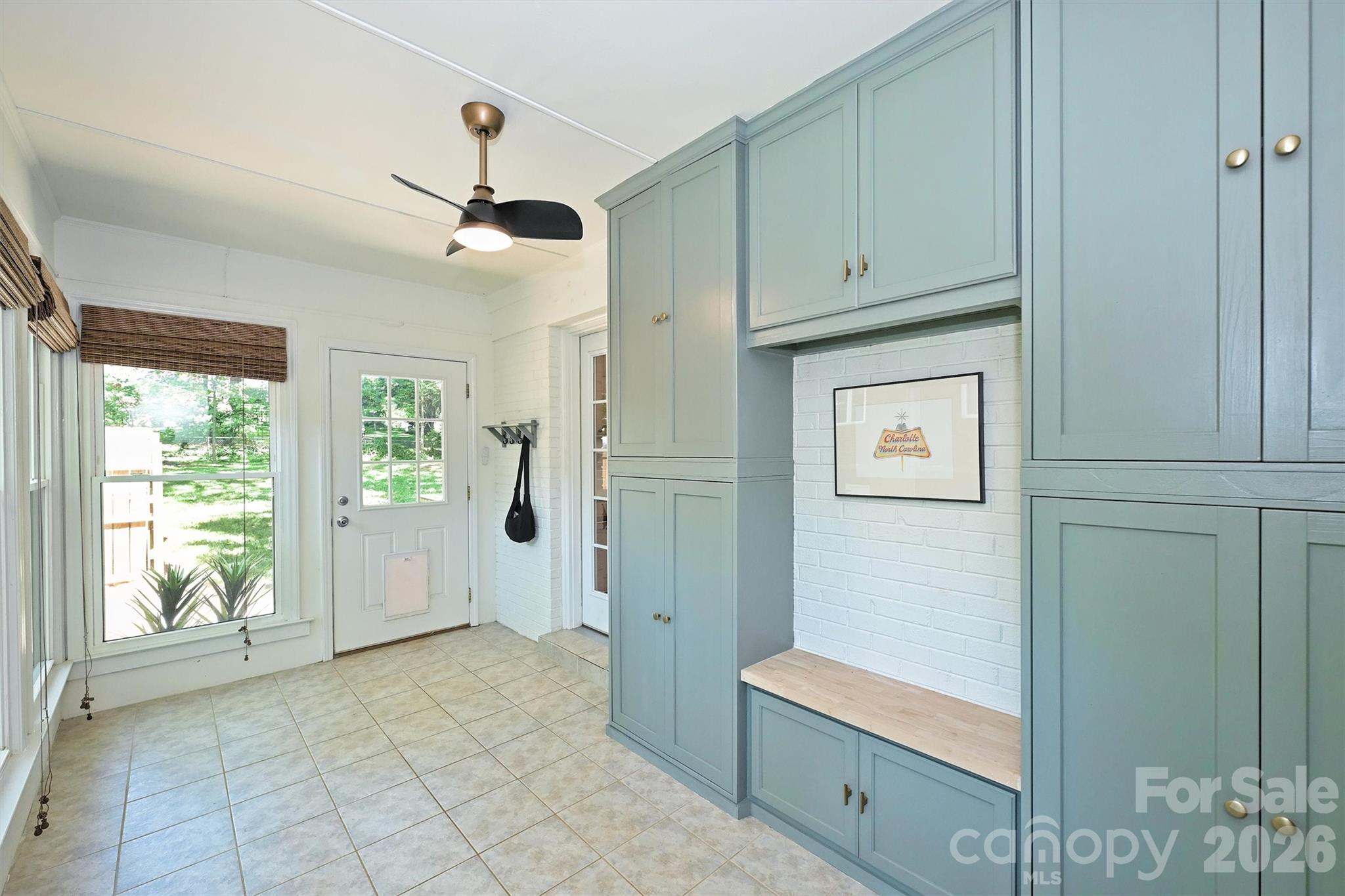 2215 Shadyview Drive — Charlotte