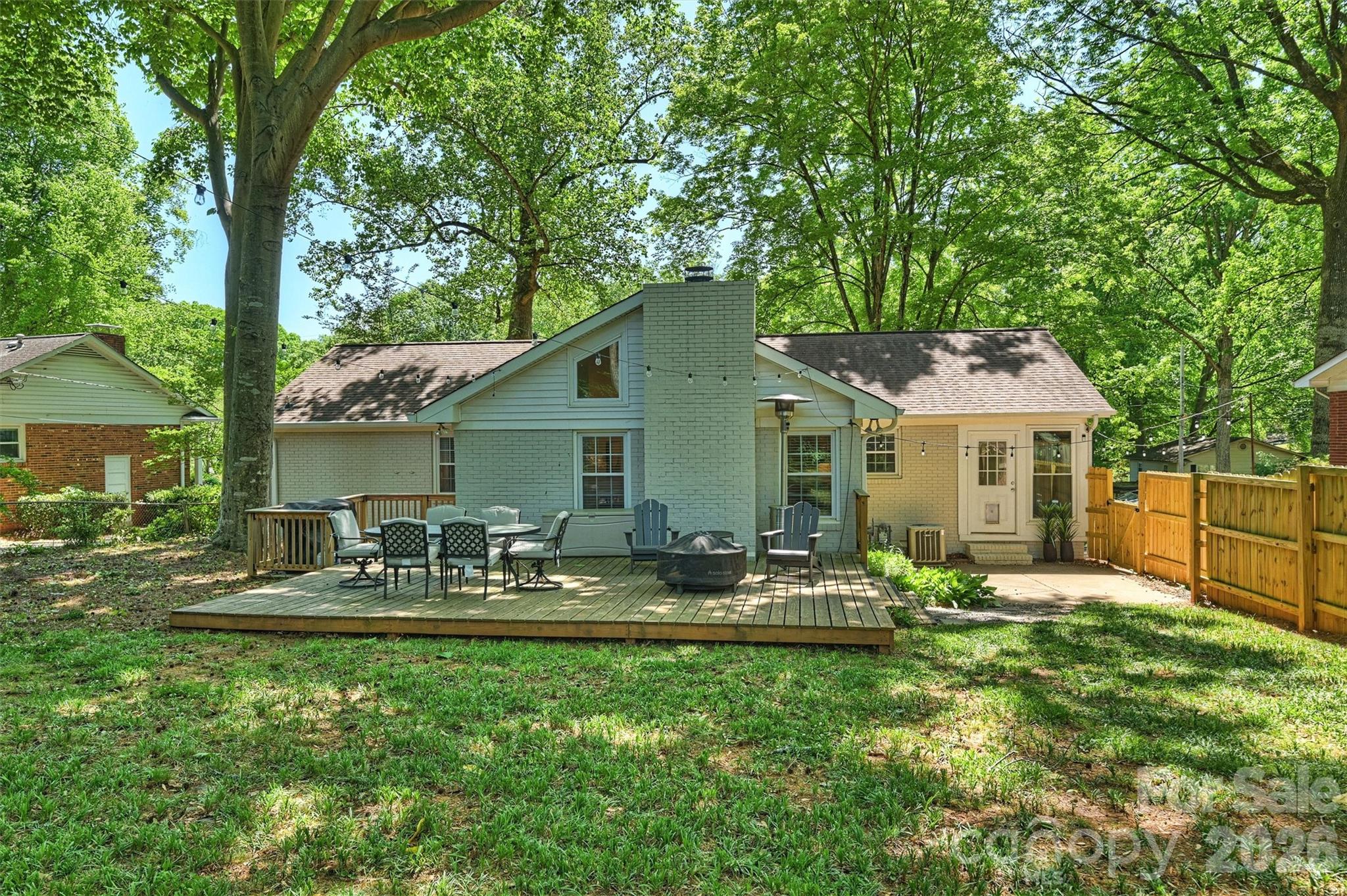 2215 Shadyview Drive — Charlotte