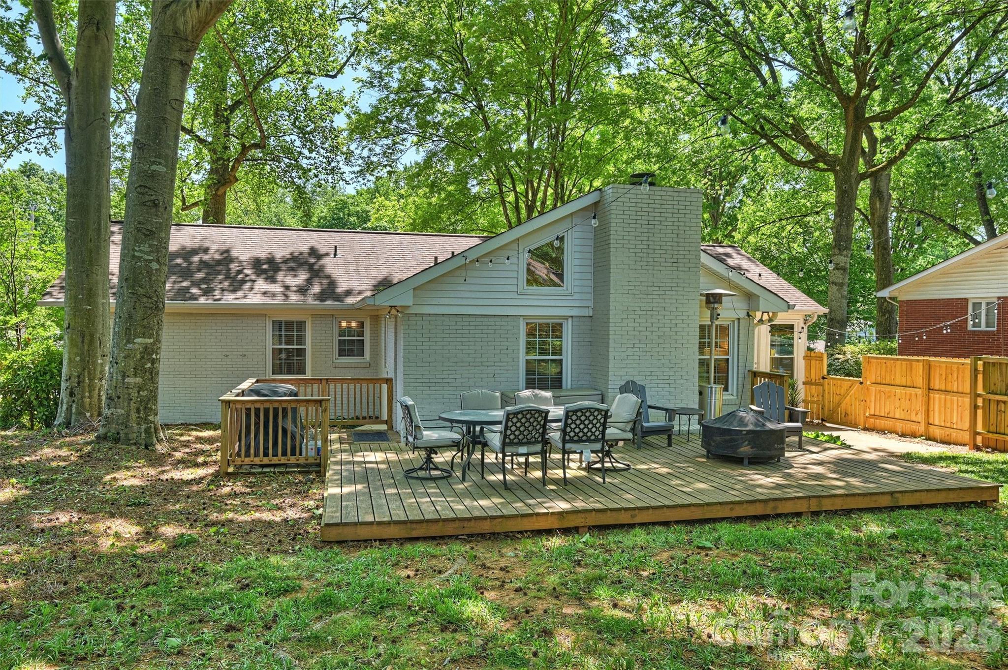 2215 Shadyview Drive — Charlotte