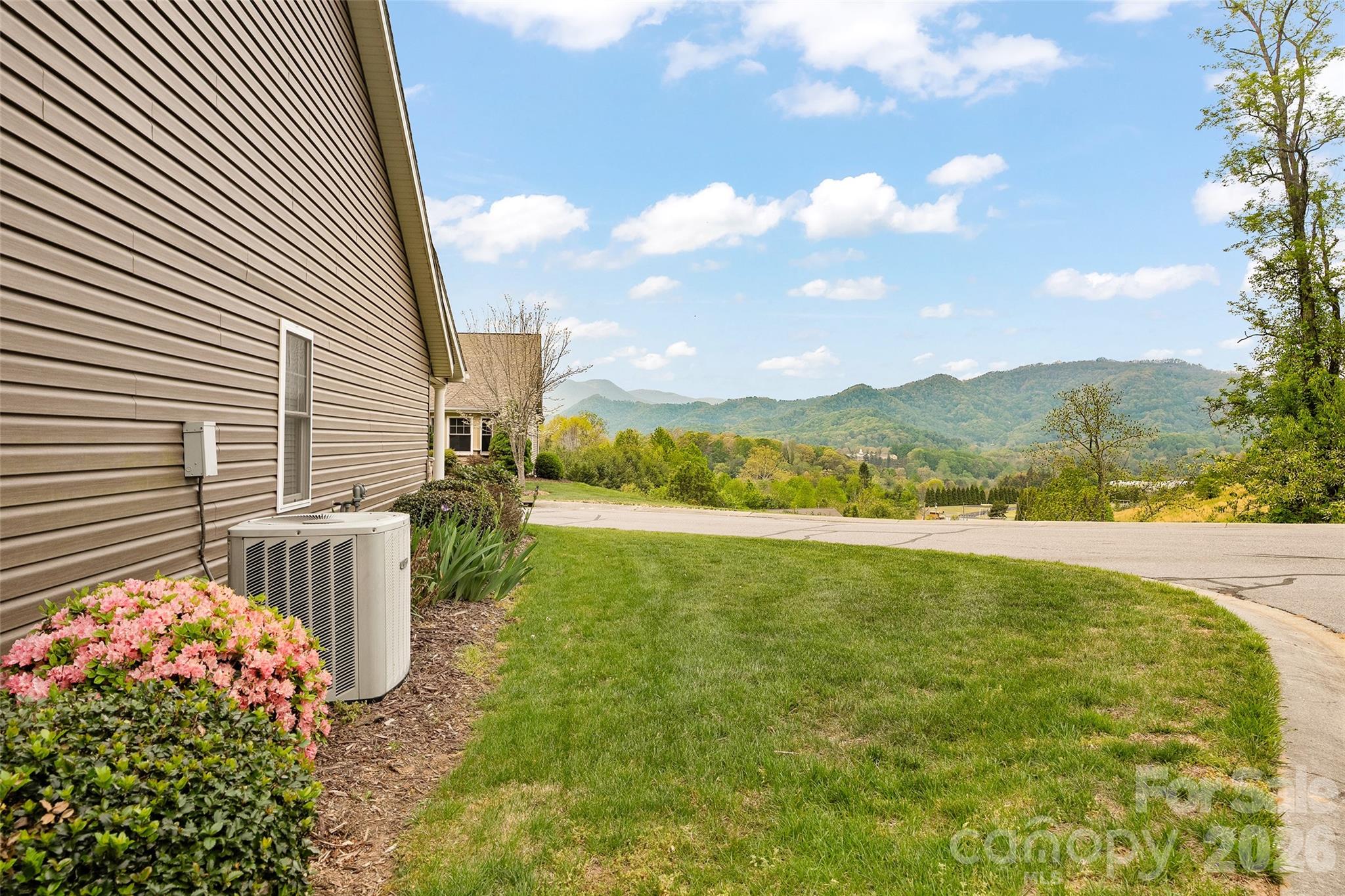 66 Kenai Trail — Waynesville