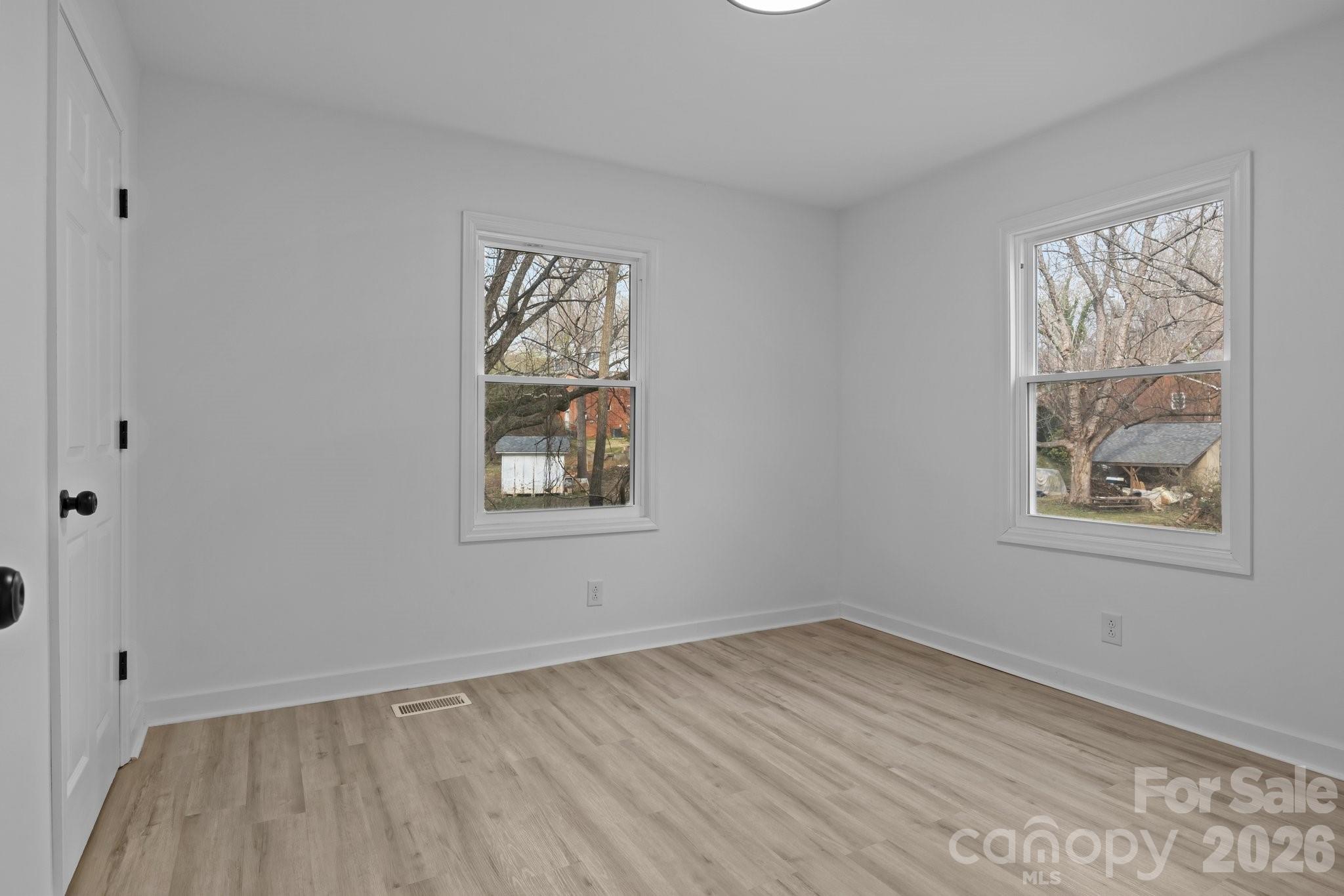621 E Sharpe Street E — Statesville