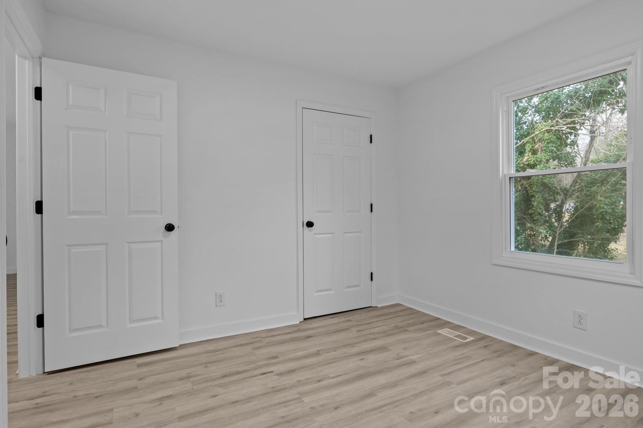 621 E Sharpe Street E — Statesville