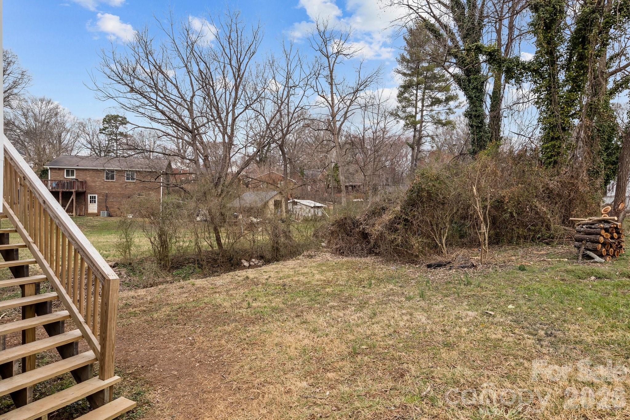 621 E Sharpe Street E — Statesville