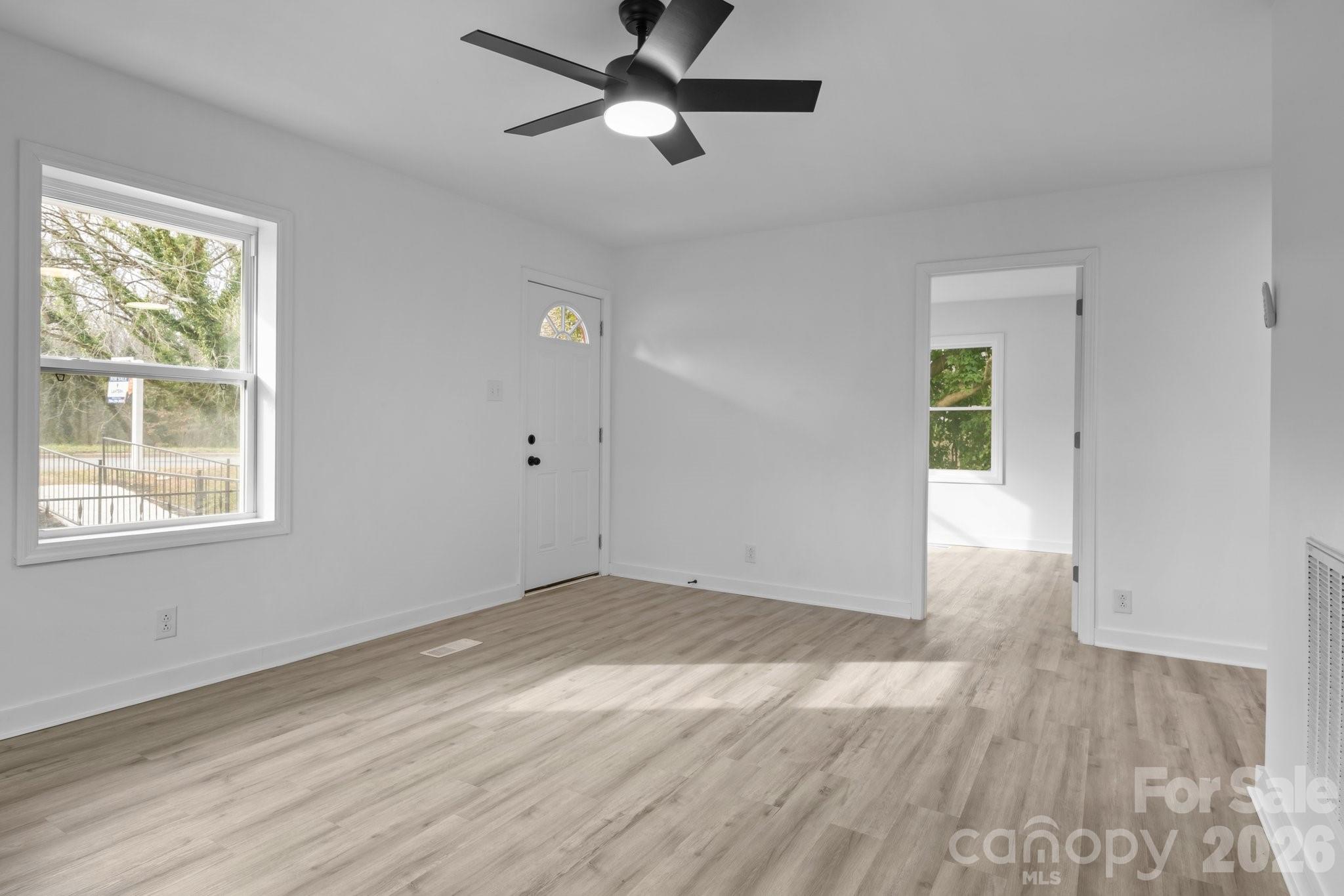 621 E Sharpe Street E — Statesville