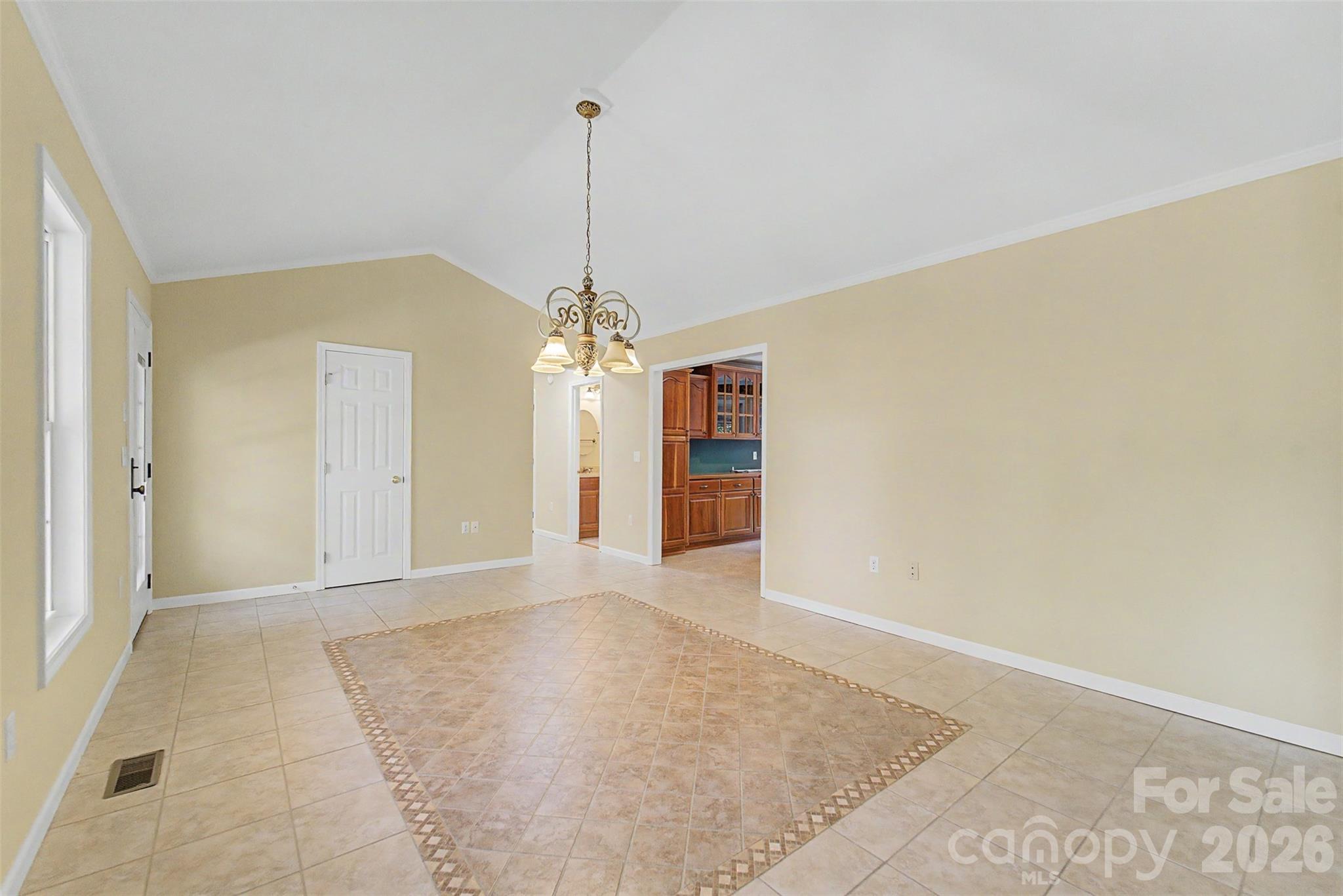 605 Toy Cove Road — Sylva