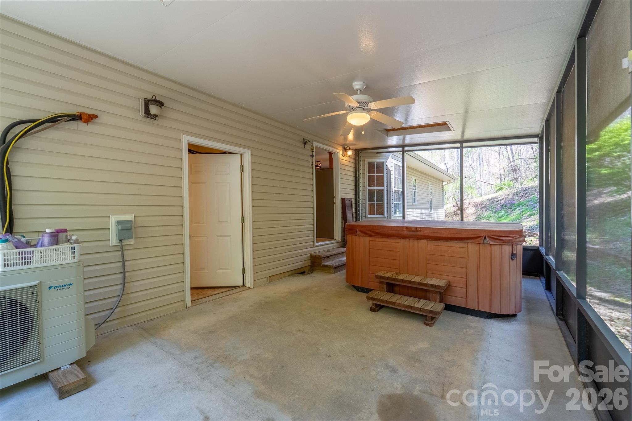 605 Toy Cove Road — Sylva