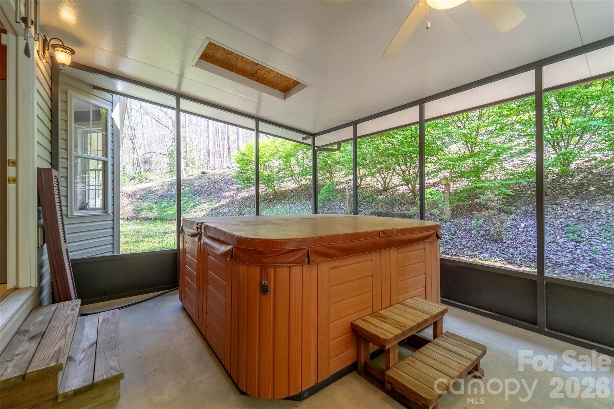 605 Toy Cove Road — Sylva