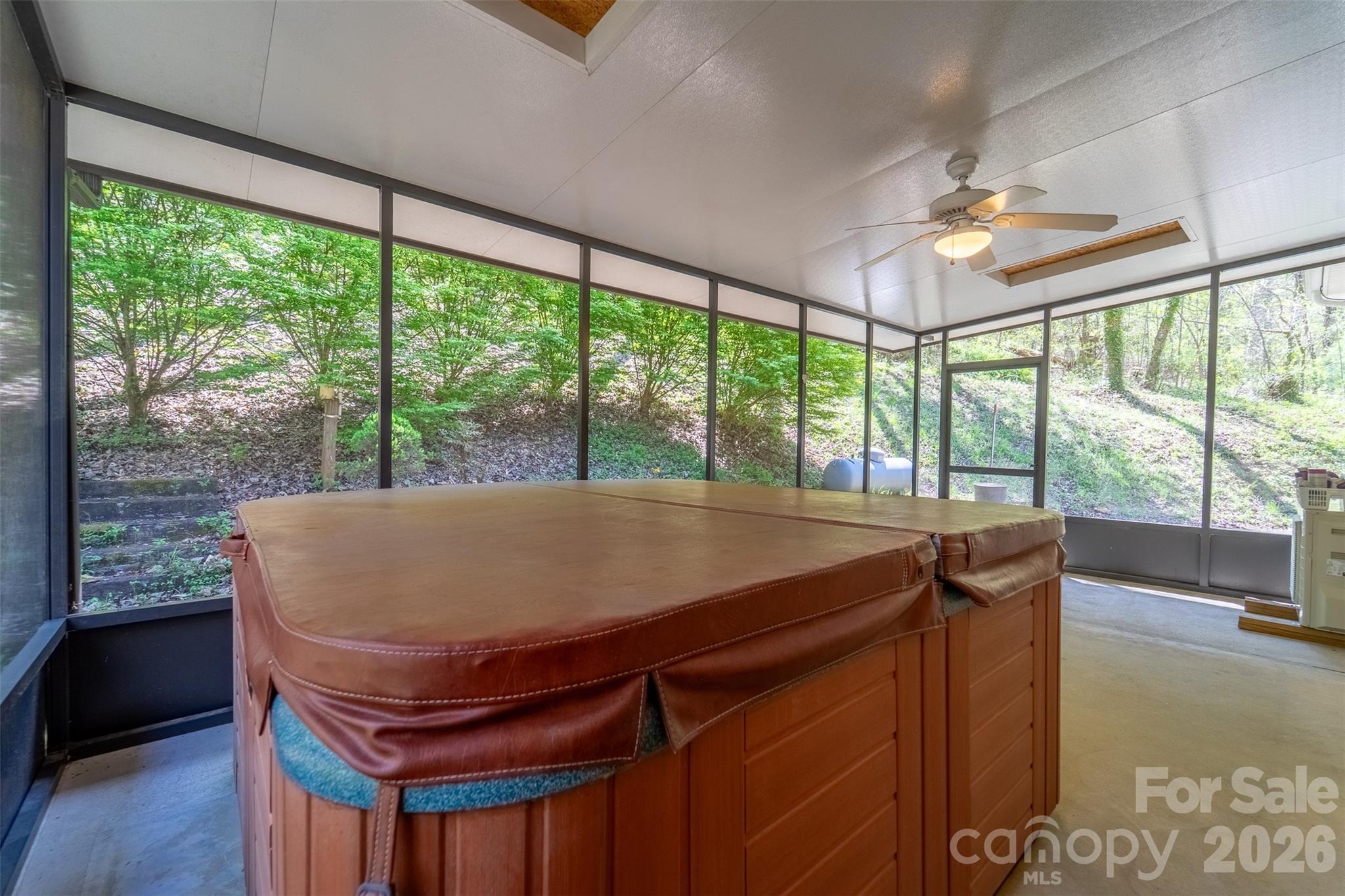 605 Toy Cove Road — Sylva