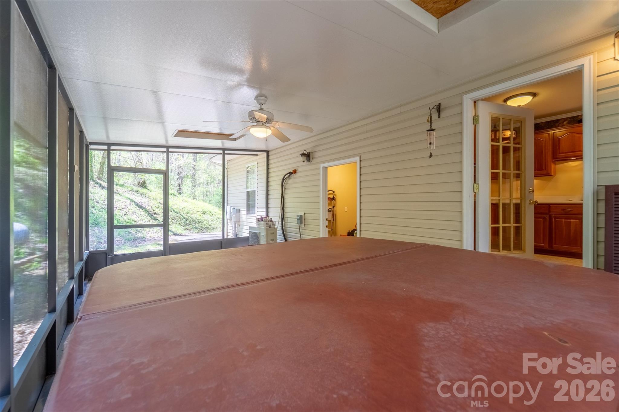 605 Toy Cove Road — Sylva