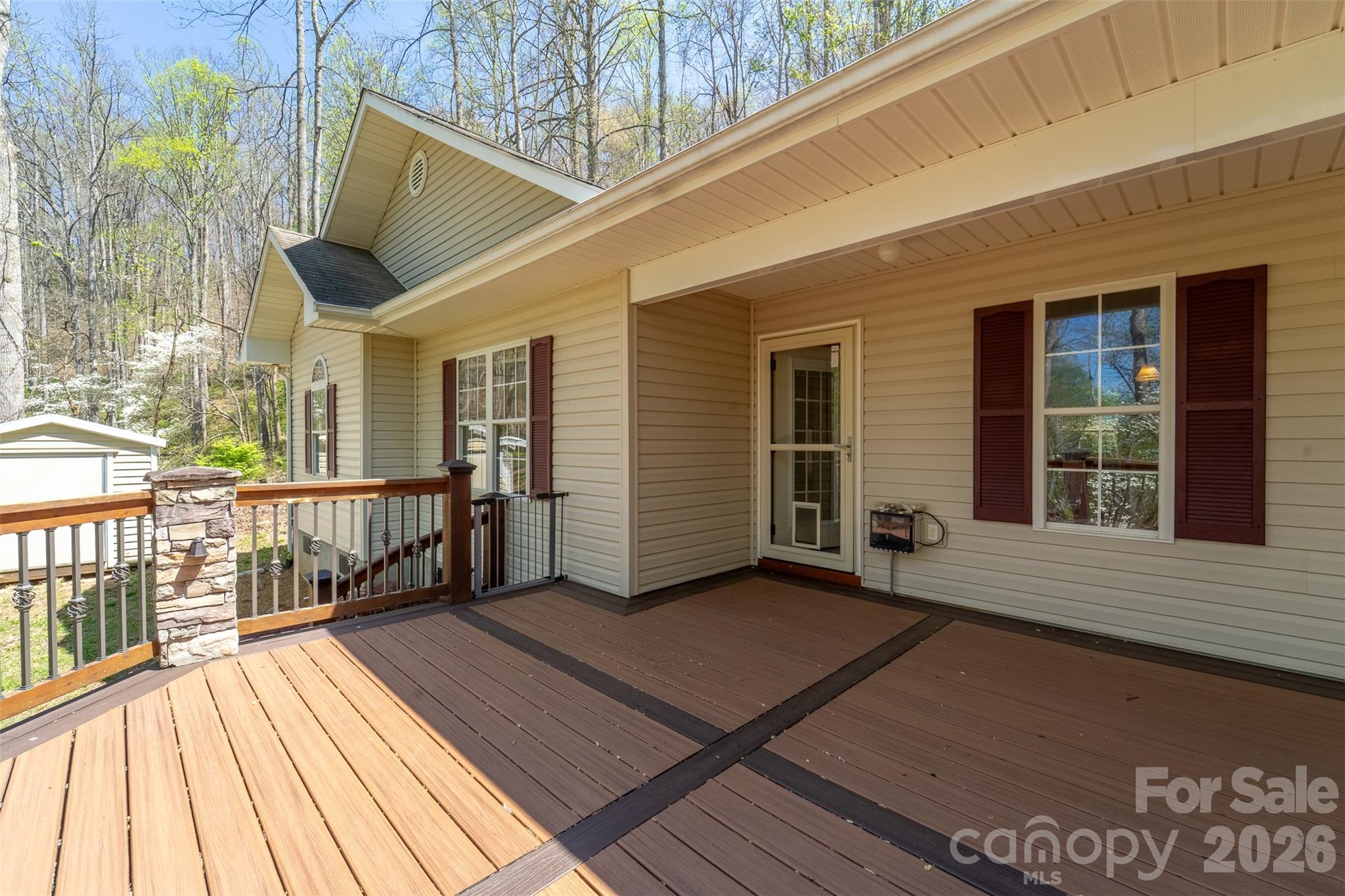 605 Toy Cove Road — Sylva