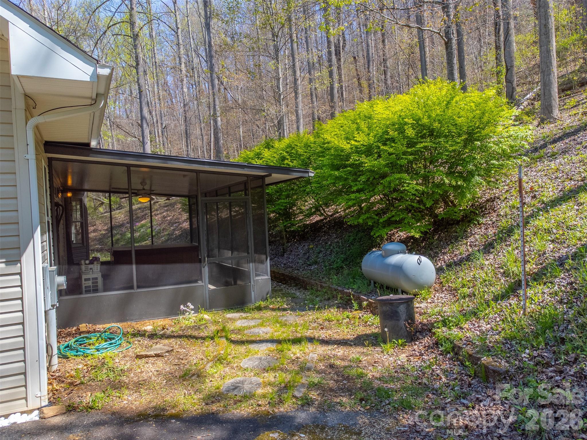 605 Toy Cove Road — Sylva
