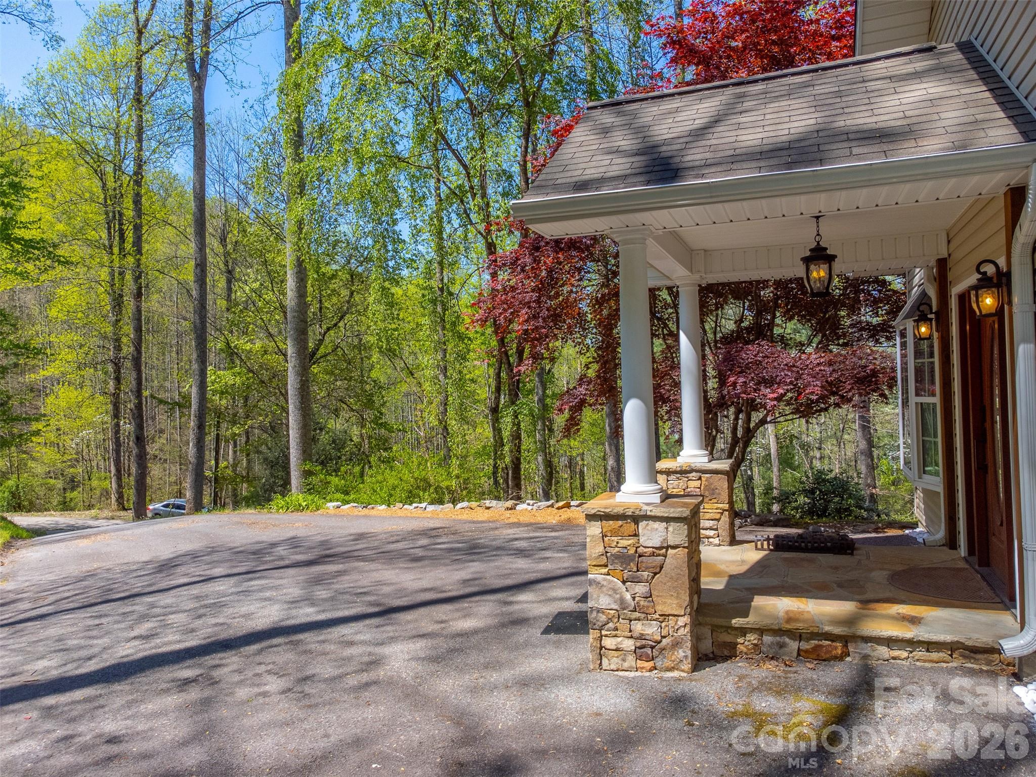 605 Toy Cove Road — Sylva