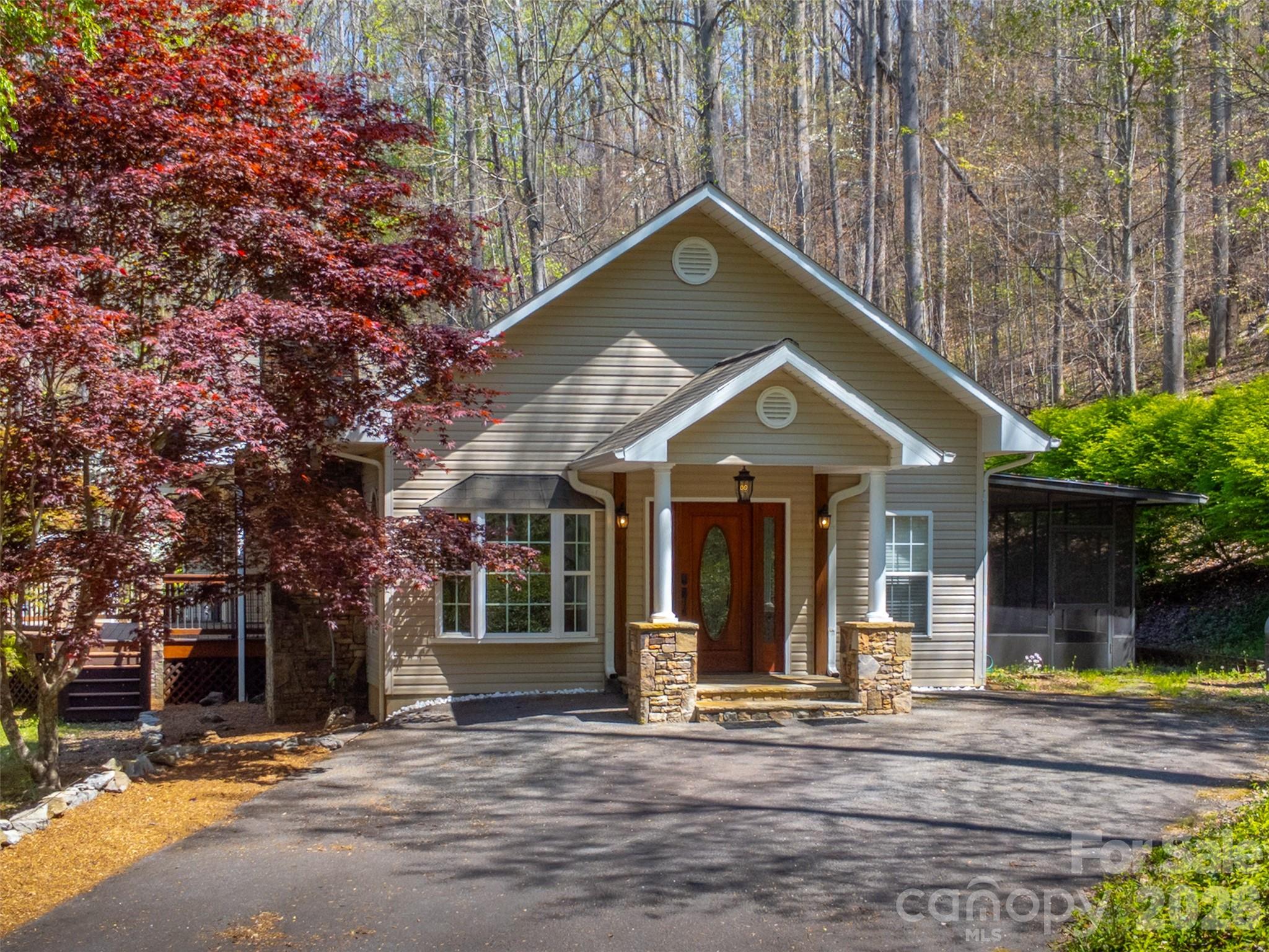 605 Toy Cove Road — Sylva