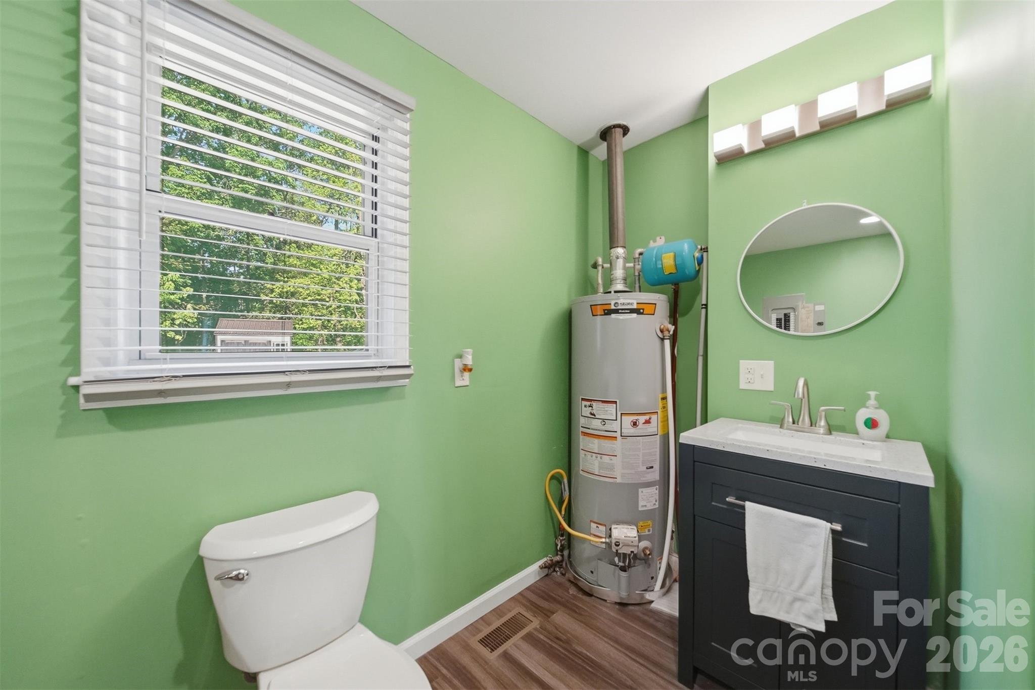 1745 26th Street NE — Hickory