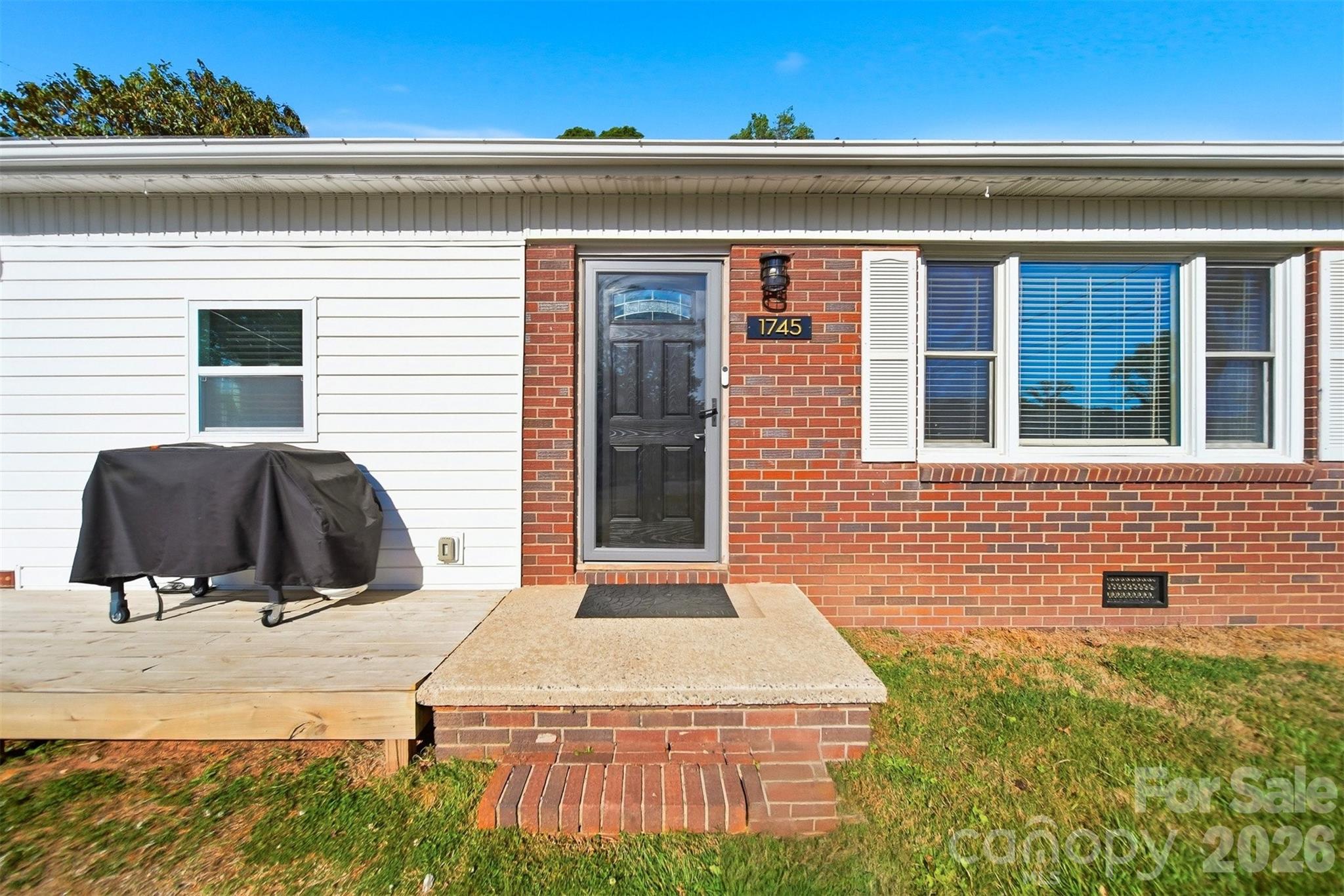 1745 26th Street NE — Hickory