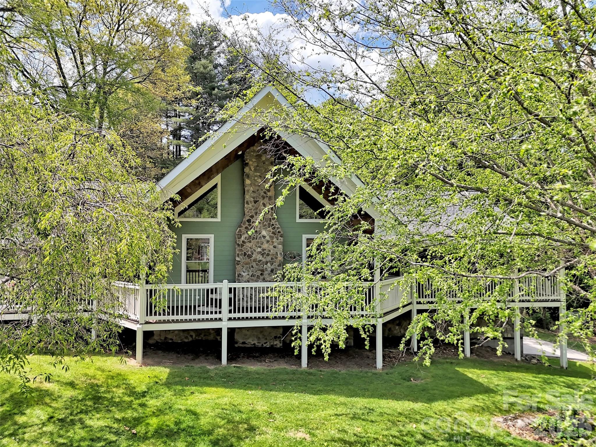 129 Hooper Haven Drive — Waynesville