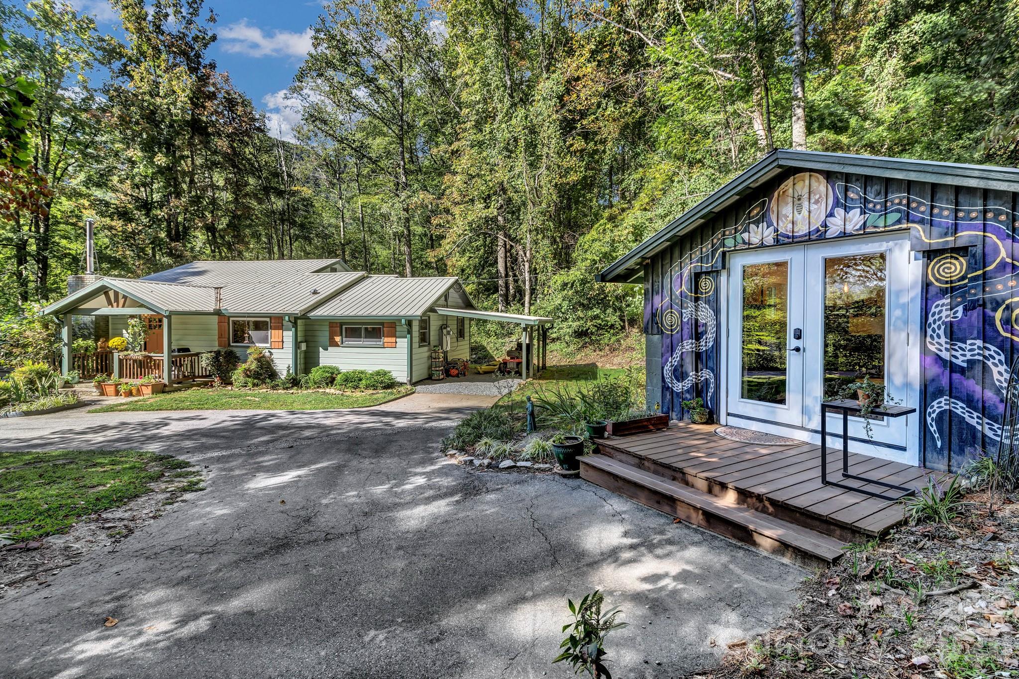 3851 Gerton Highway — Gerton