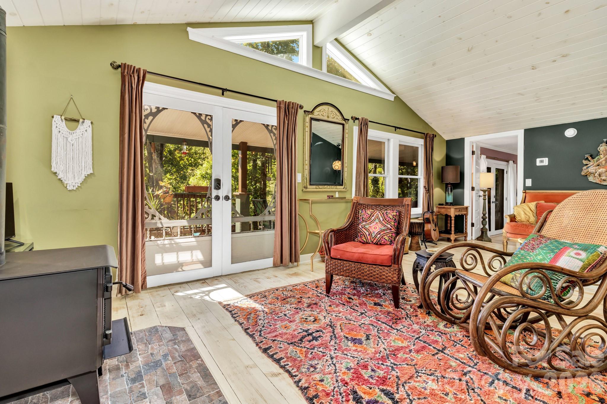 3851 Gerton Highway — Gerton