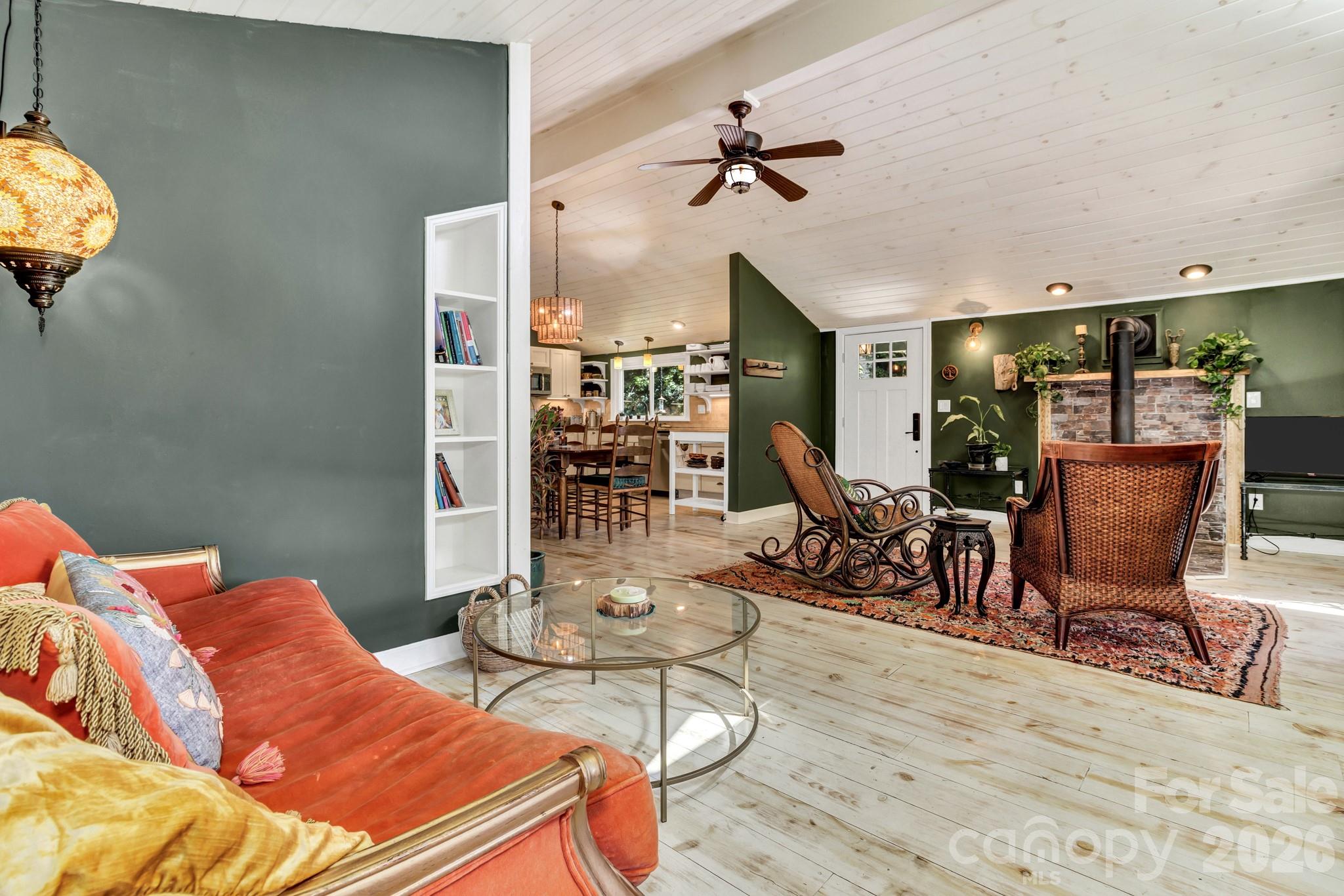 3851 Gerton Highway — Gerton