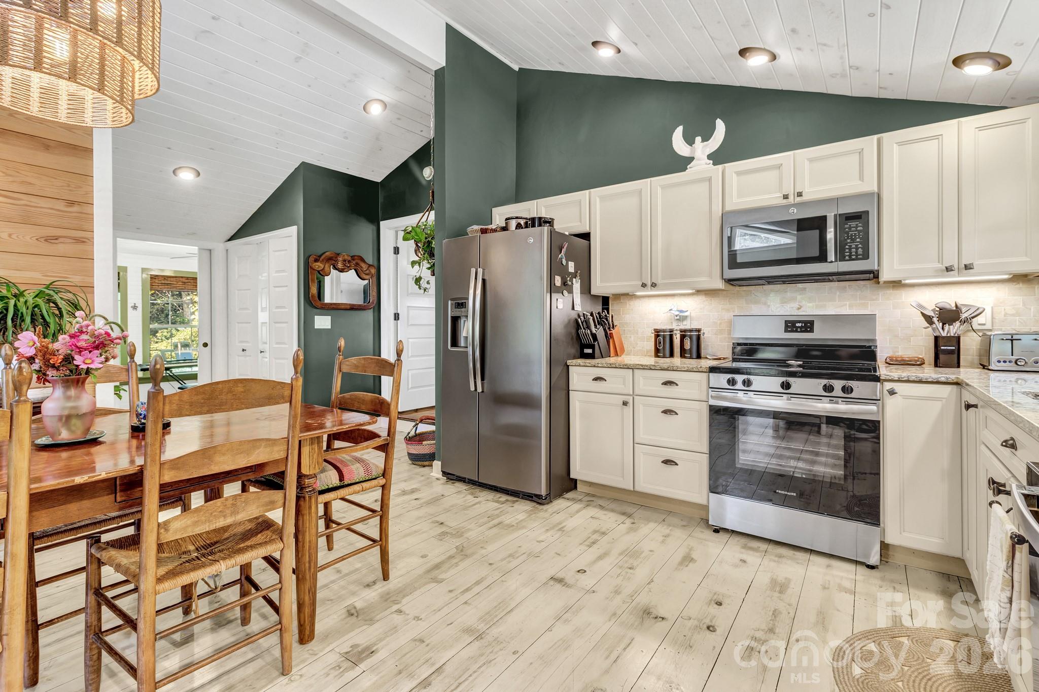 3851 Gerton Highway — Gerton