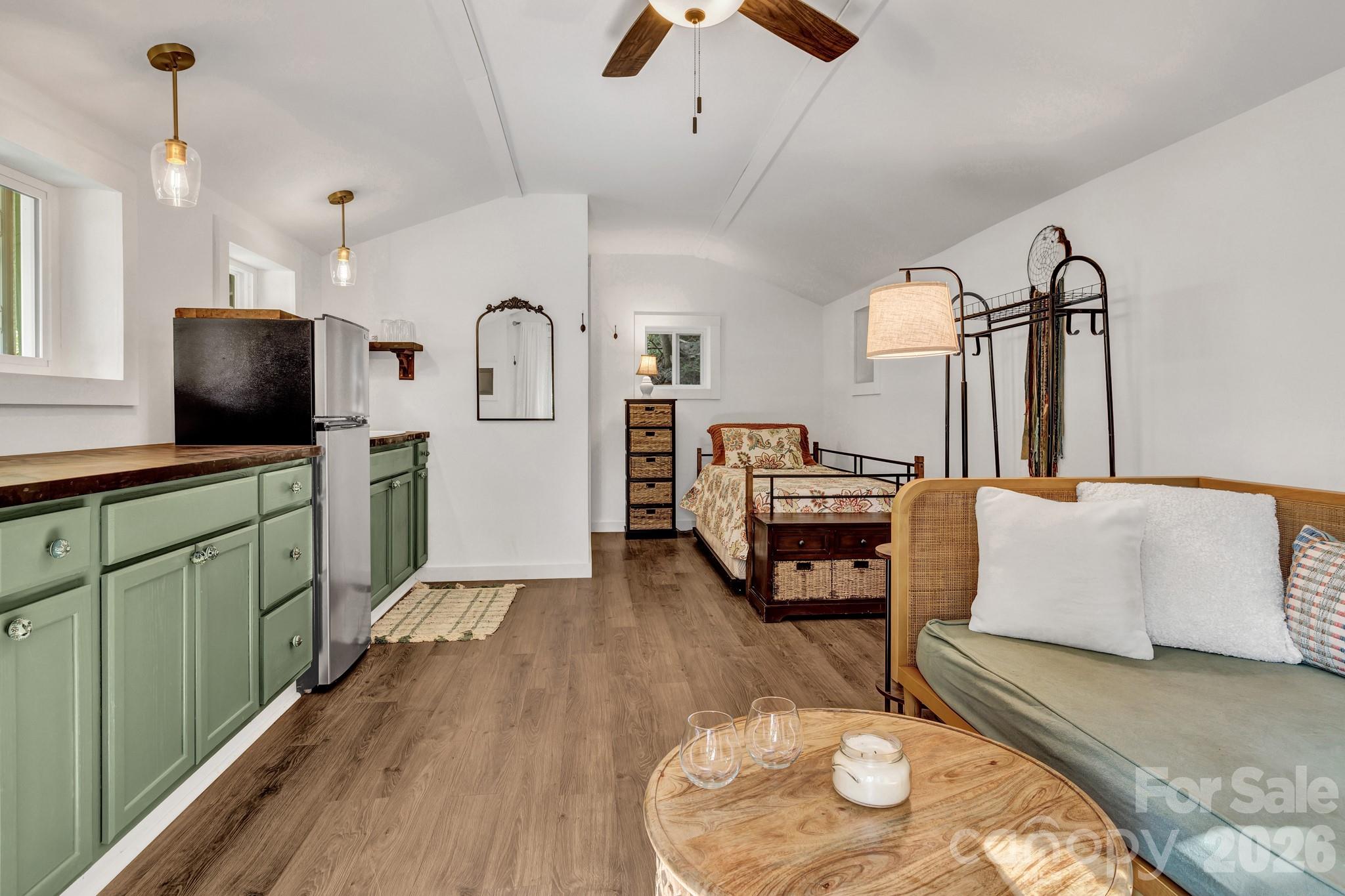 3851 Gerton Highway — Gerton
