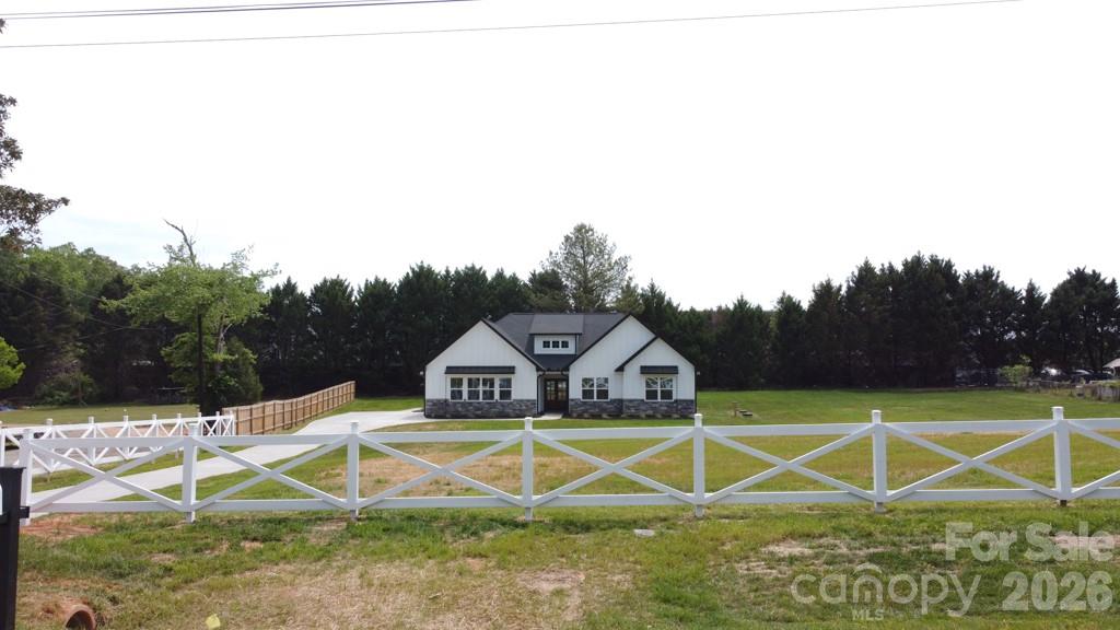520 Allen Way — Indian Trail