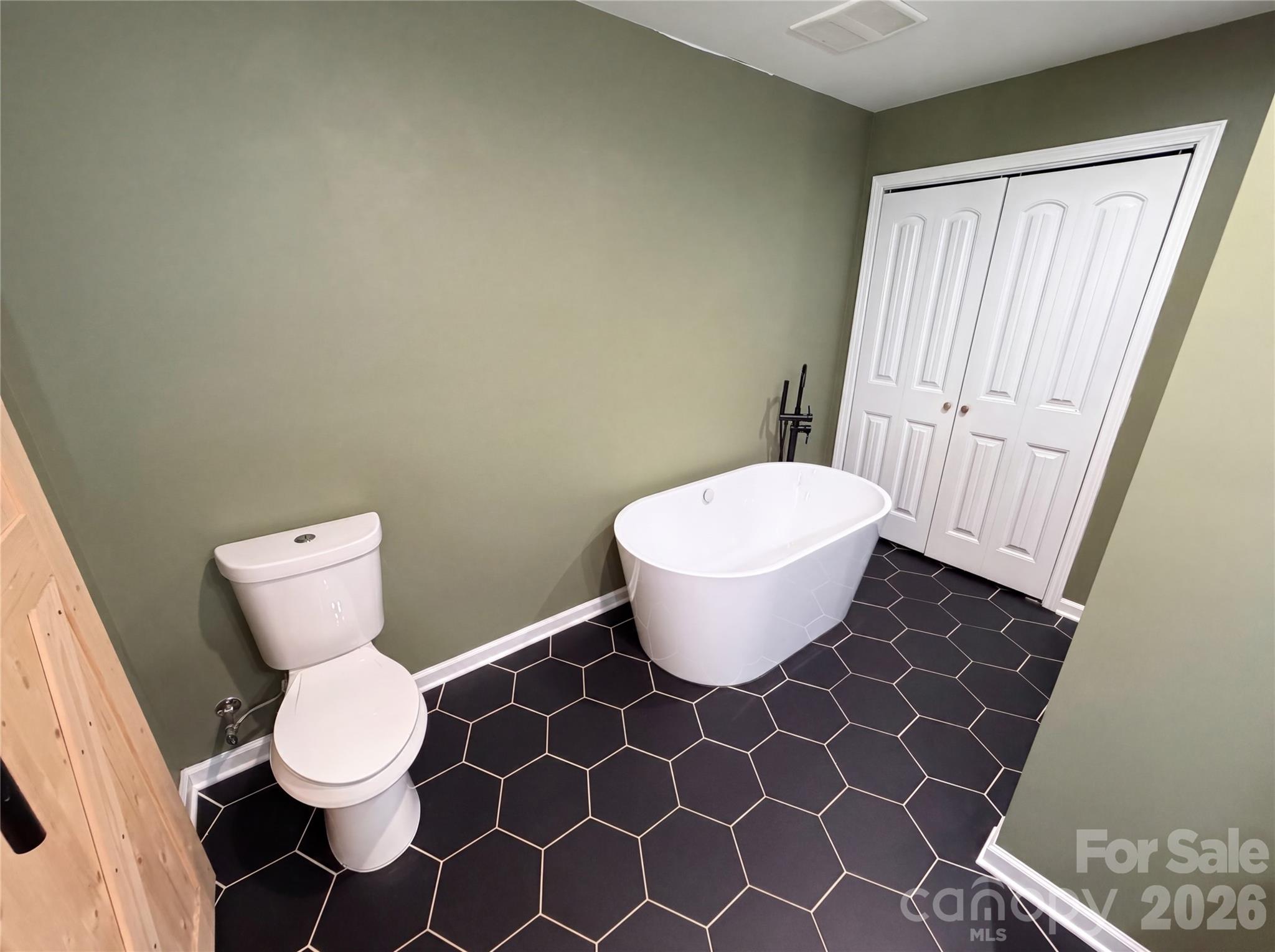 1520 Herrin Avenue — Charlotte