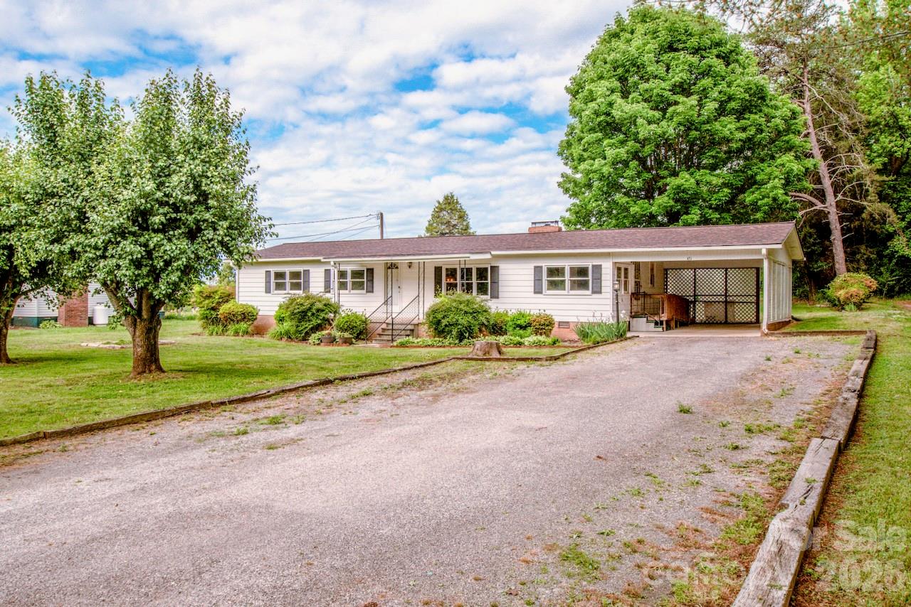 431 Cooper Farm Road — Statesville