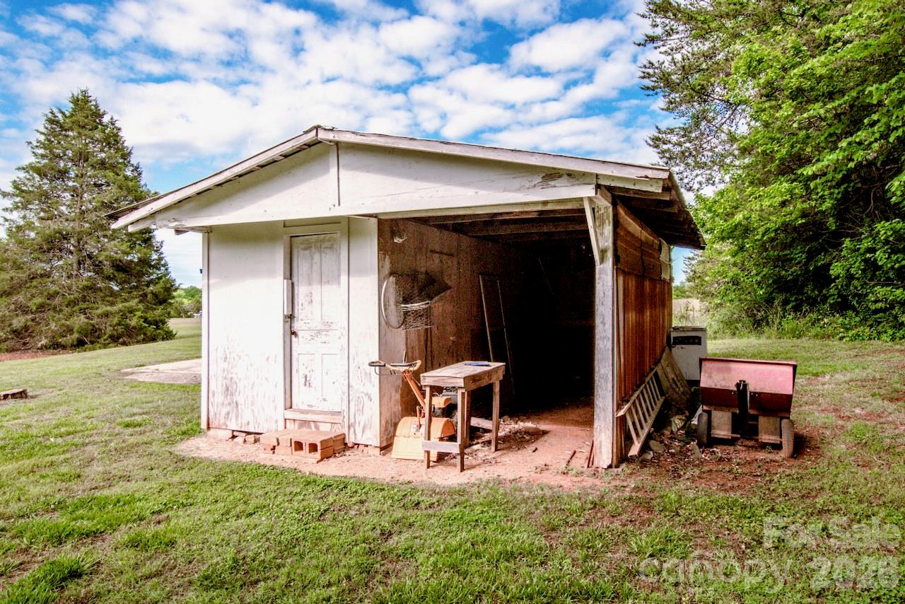 431 Cooper Farm Road — Statesville